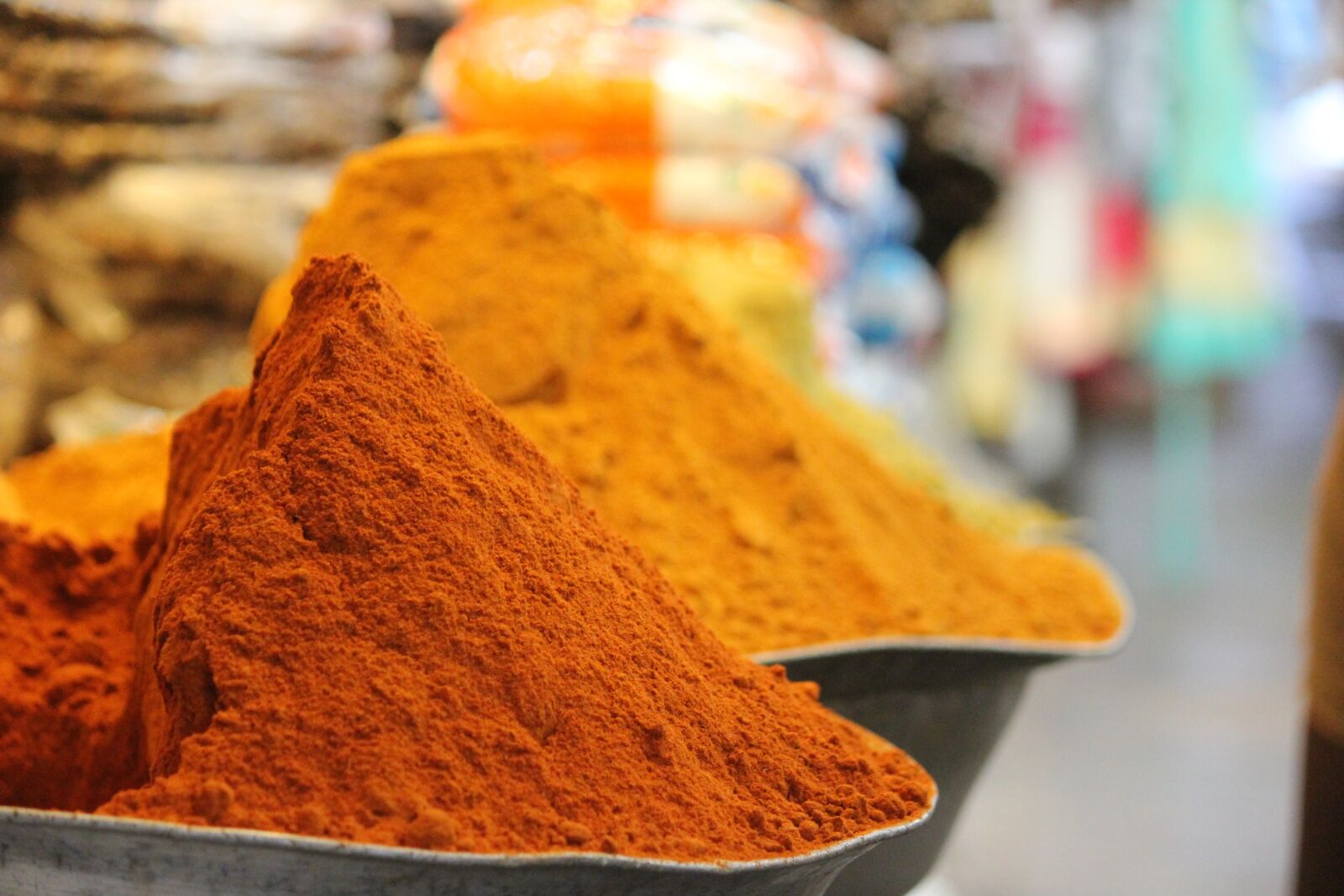 Canon EOS 550D (EOS Rebel T2i / EOS Kiss X4) sample photo. India, spice, color photography