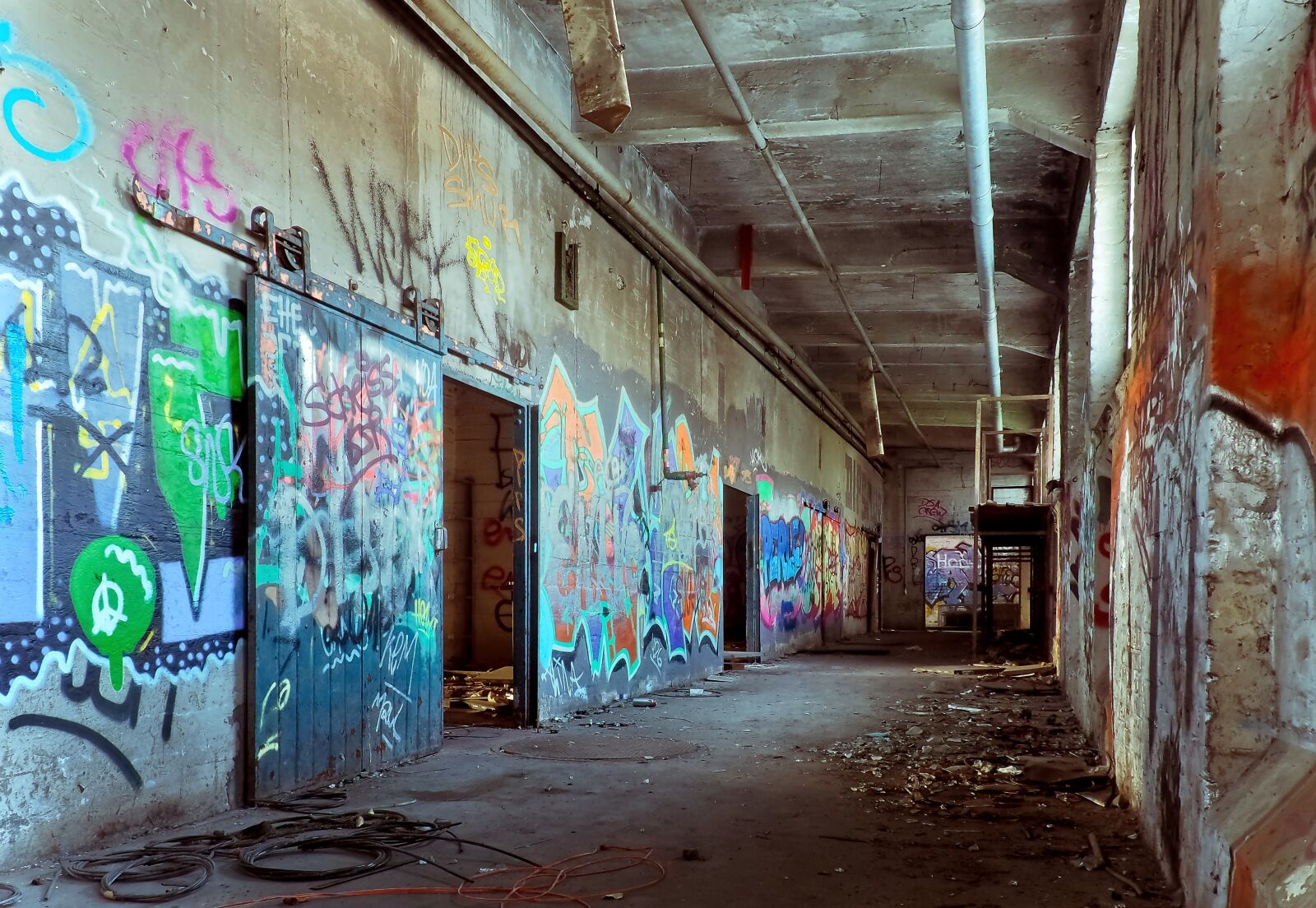 Olympus OM-D E-M10 sample photo. Lost places, rooms, abandoned photography