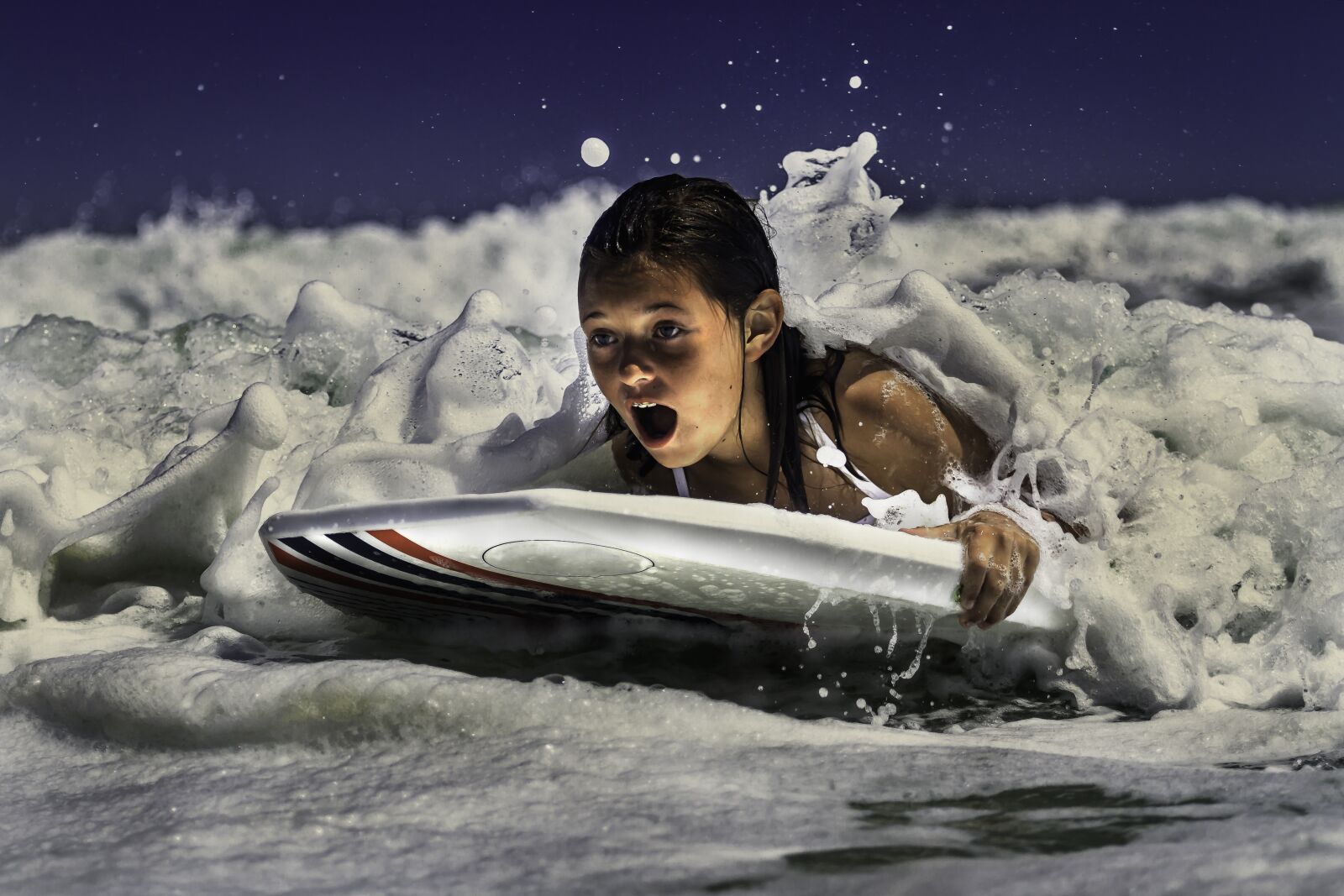 Canon EOS 7D + Canon EF 70-200mm F4L USM sample photo. Girl, ocean, waves photography