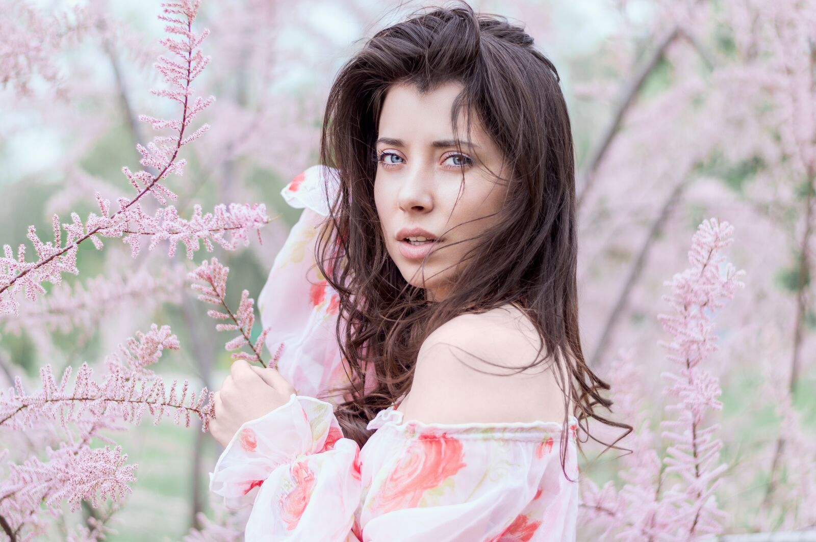 Nikon D3200 sample photo. Beautiful, bright, fashion photography