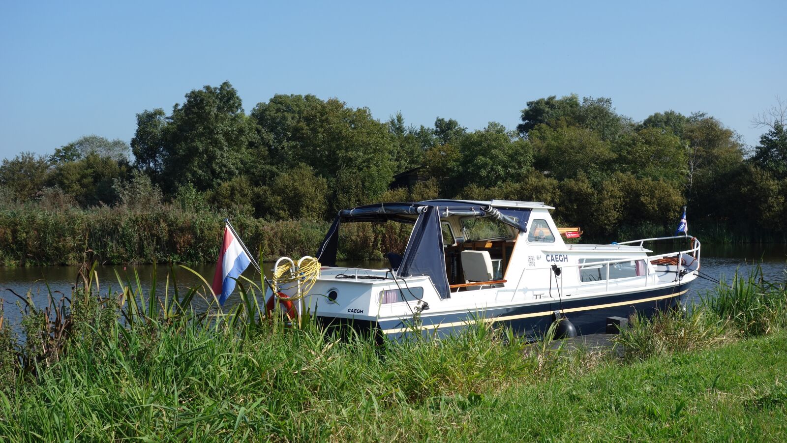 Sony Cyber-shot DSC-RX100 sample photo. Boating, holiday, boating holidays photography
