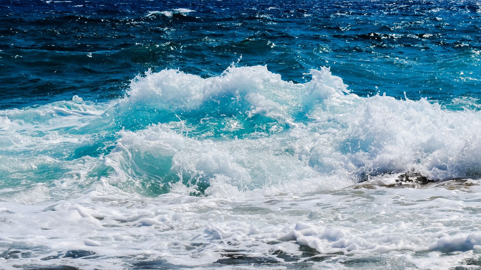 Nikon D3300 sample photo. Wave, foam, spray photography
