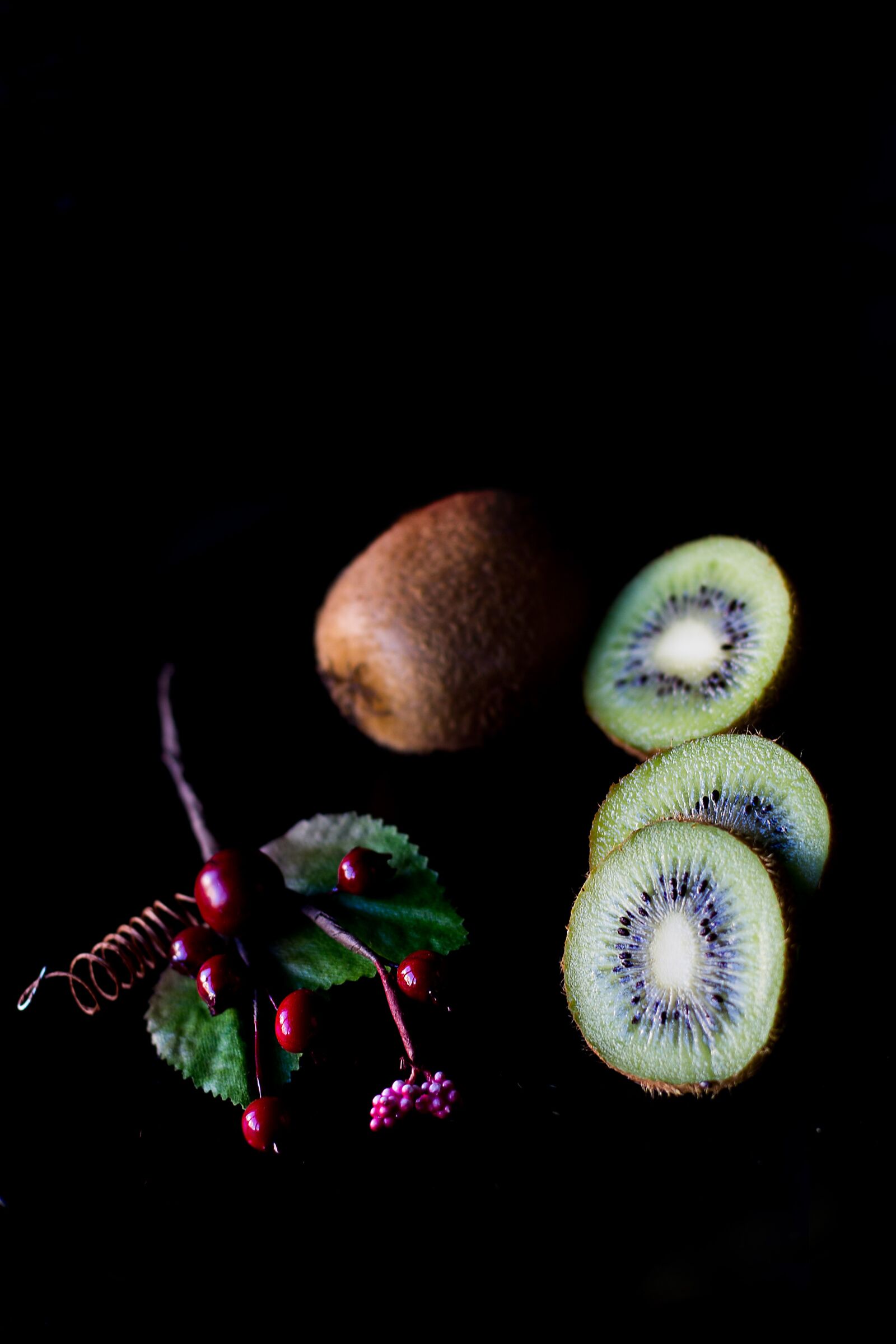 Canon EOS 1100D (EOS Rebel T3 / EOS Kiss X50) + Canon EF 50mm F1.8 STM sample photo. Food, fruit, kiwi photography