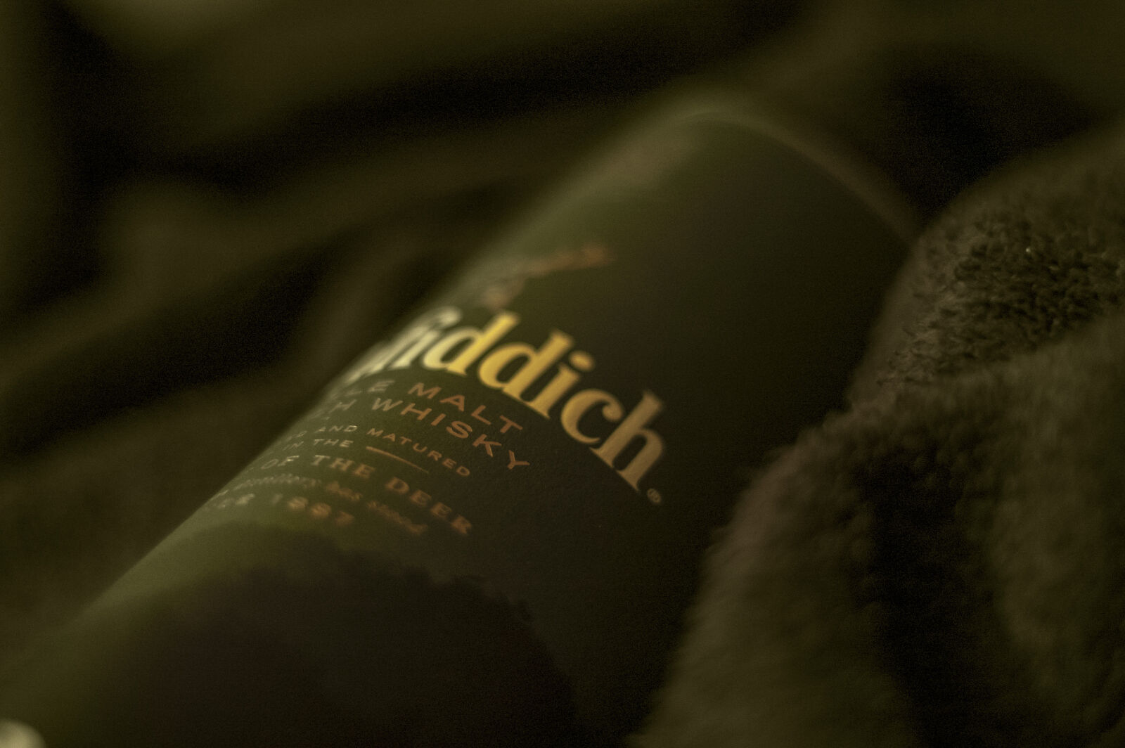 KONICA MINOLTA DYNAX 7D sample photo. Alcohol, green, night, serenity photography