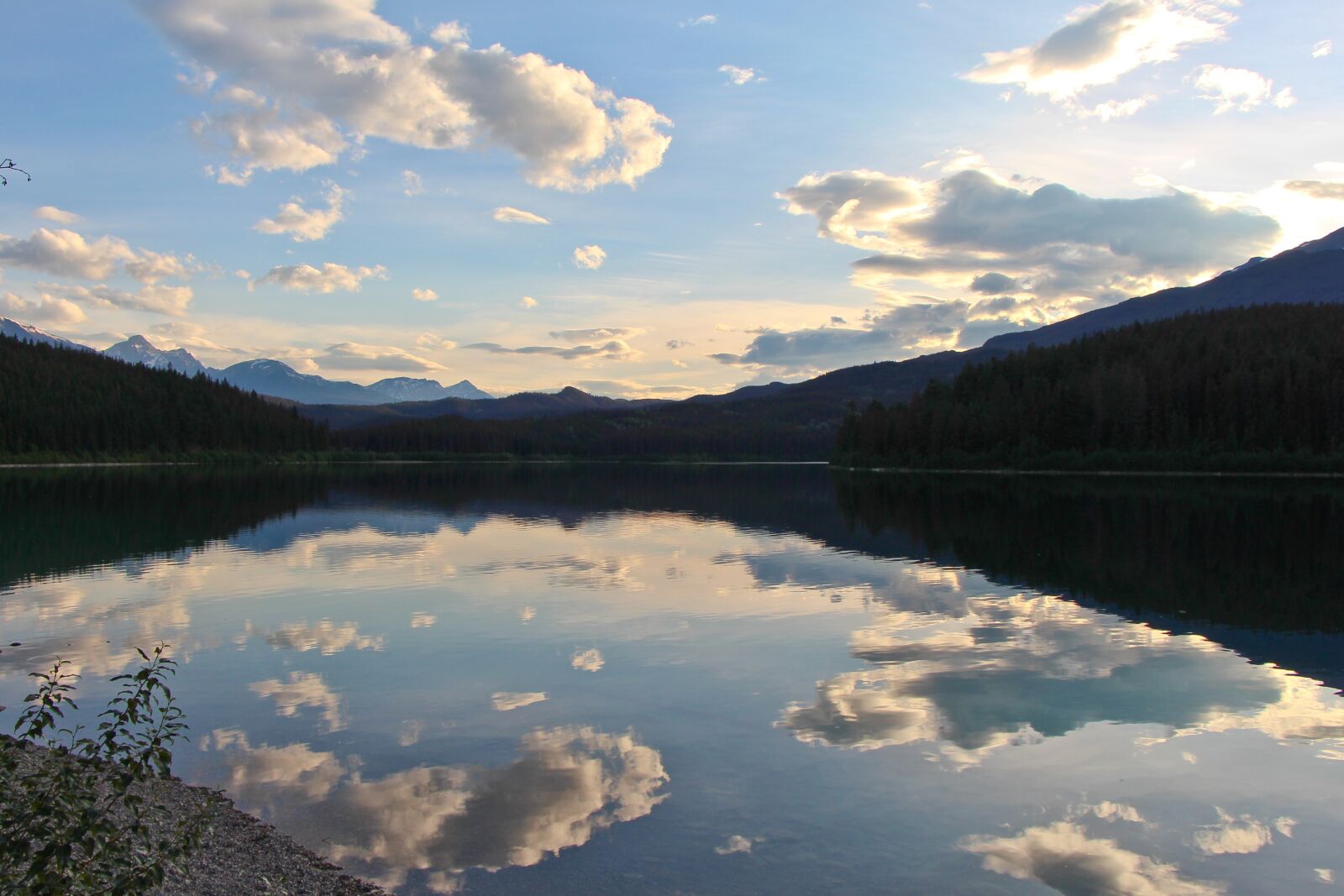 Canon EOS 700D (EOS Rebel T5i / EOS Kiss X7i) sample photo. Patricia lake, lake, dusk photography