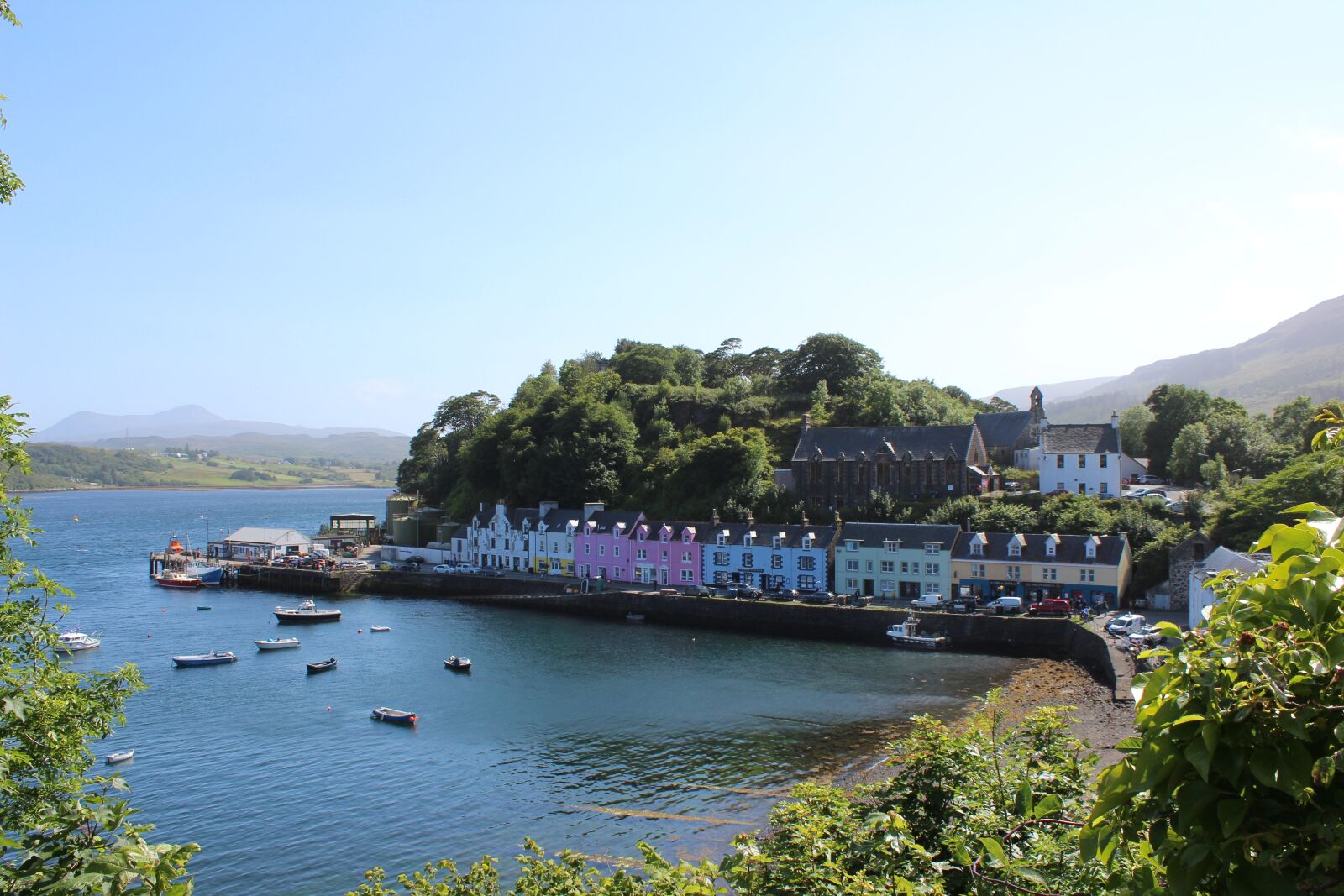 Canon EOS 1300D (EOS Rebel T6 / EOS Kiss X80) sample photo. Portree, scotland, skye photography