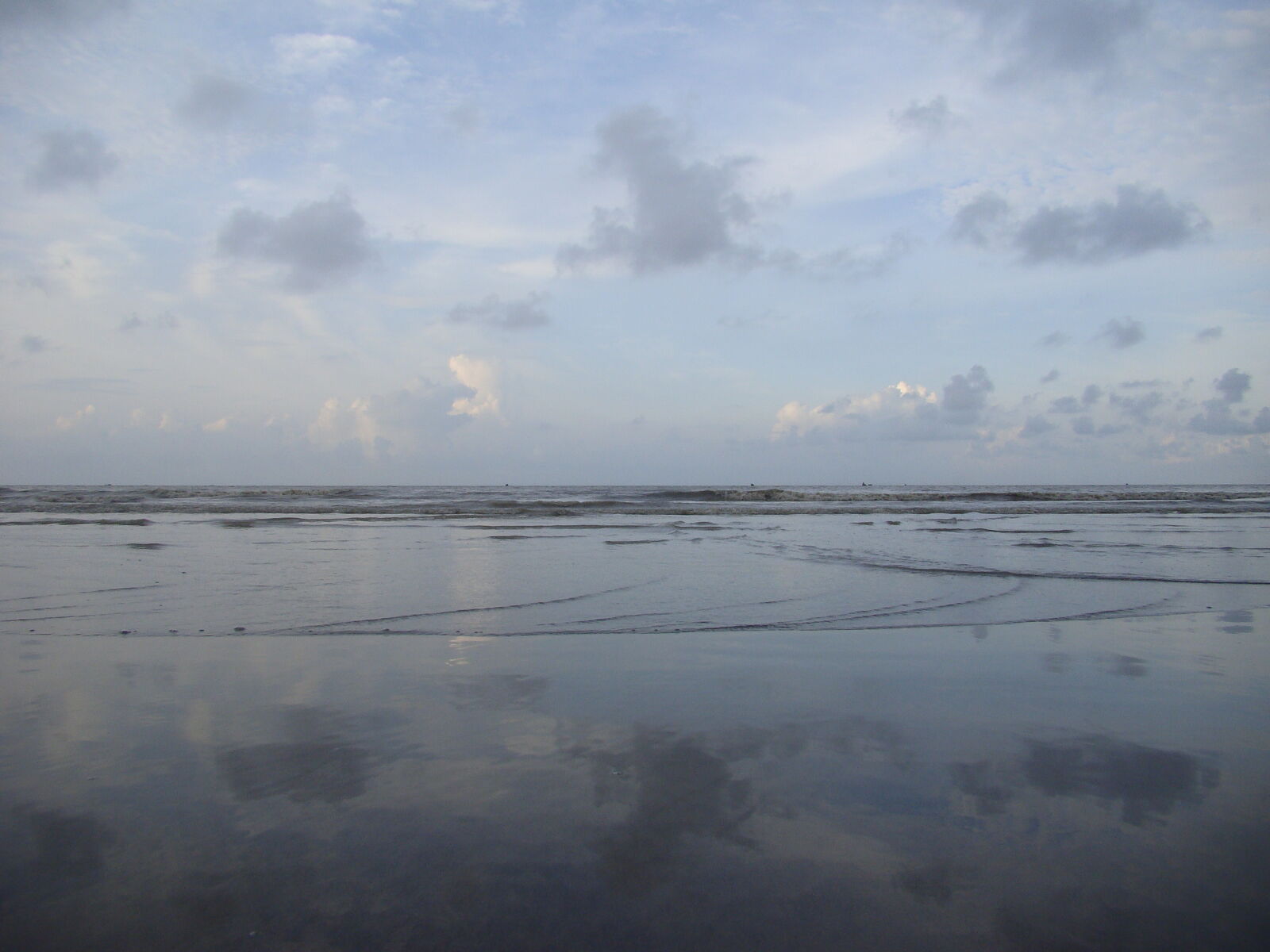 Sony Cyber-shot DSC-H50 sample photo. Mirror, ocean, reflaction, water photography