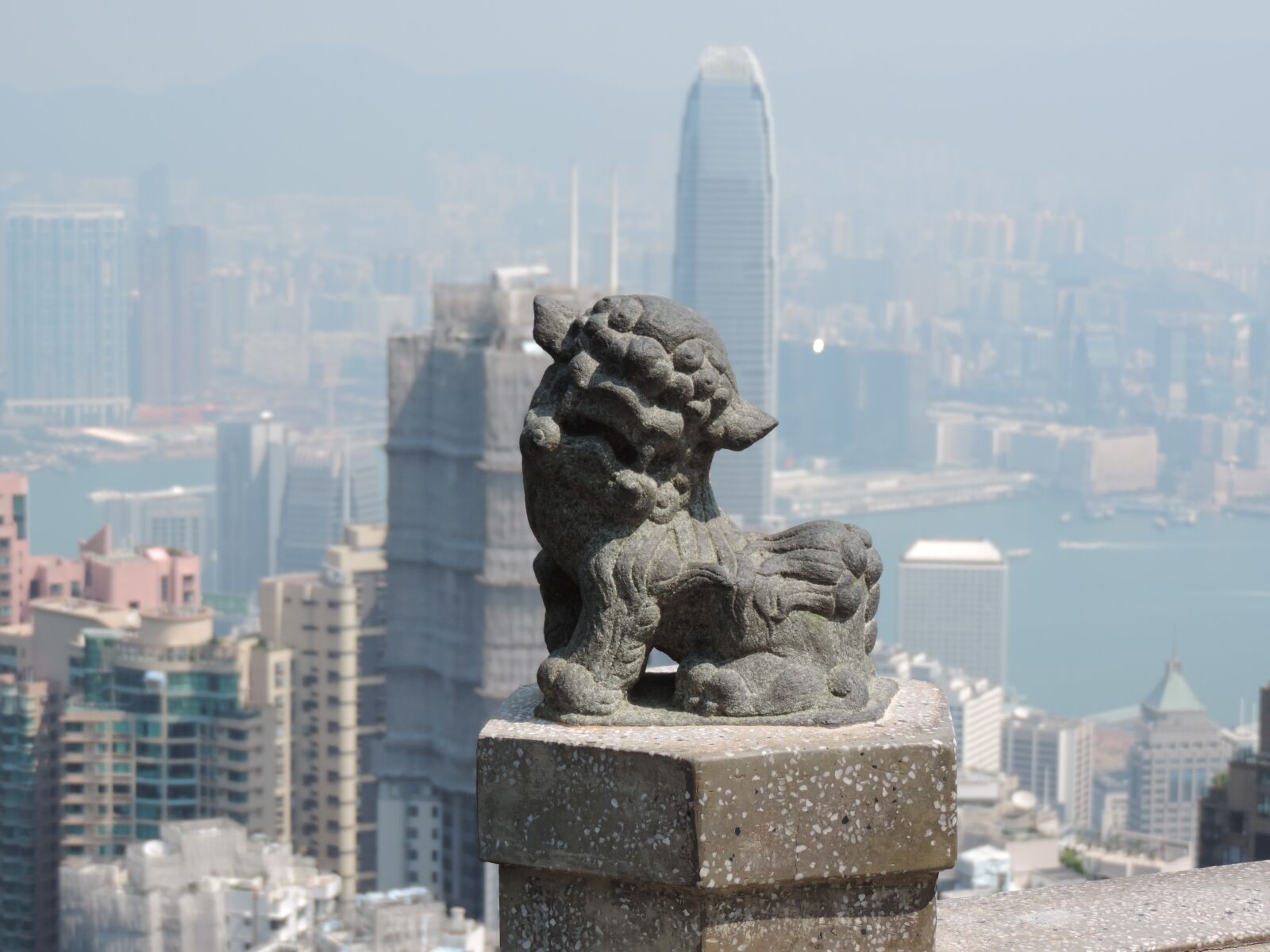 Nikon Coolpix P520 sample photo. Hong kong, art, lion photography
