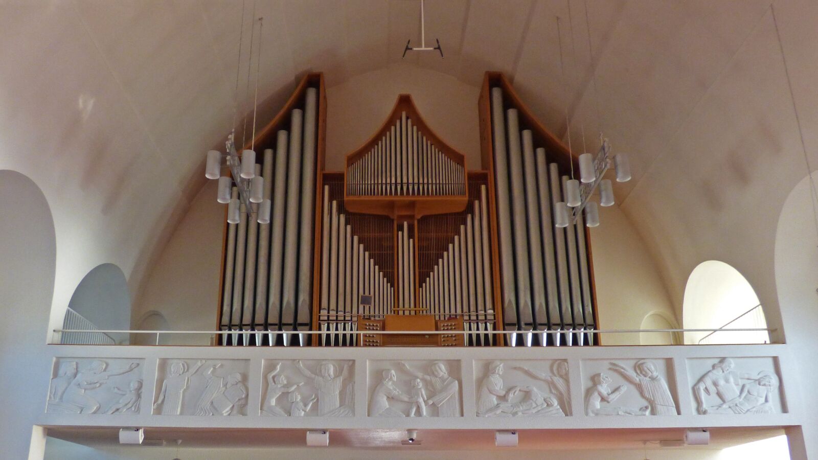 Panasonic Lumix DMC-FZ70 sample photo. Akureyri, iceland, church photography