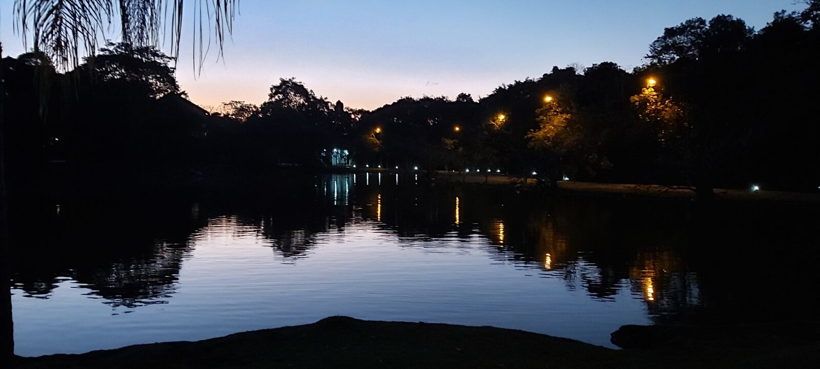 Samsung Galaxy A70 sample photo. Eventide, lake, autumn photography