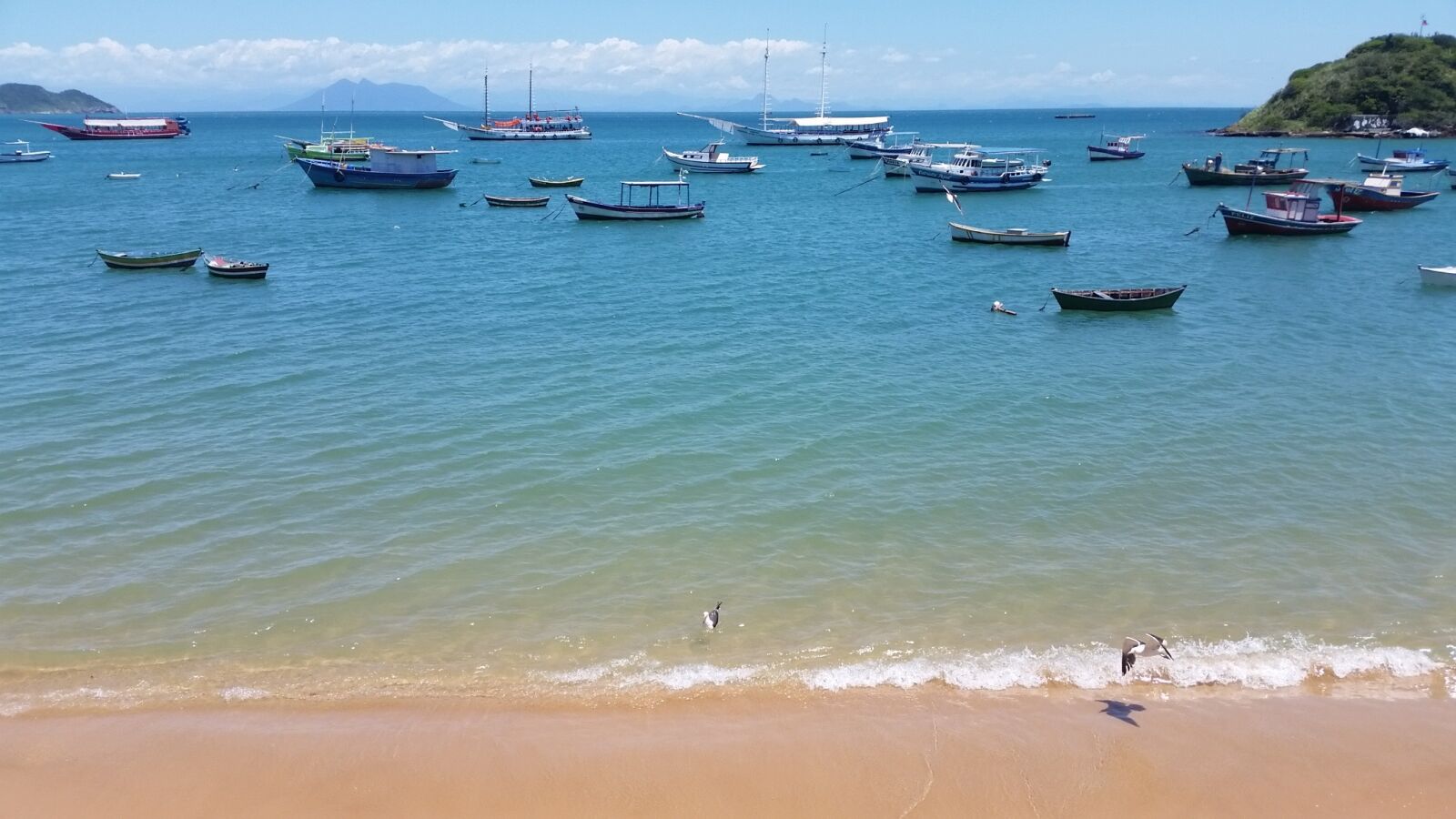 Samsung Galaxy S5 sample photo. Beach, boats, cove photography