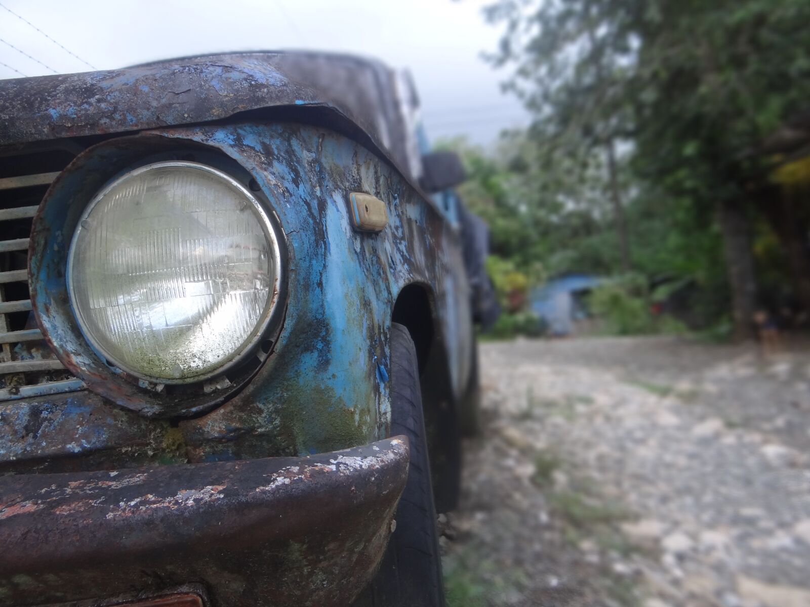 Sony Cyber-shot DSC-HX100V sample photo. Auto classic, rust, veteran photography
