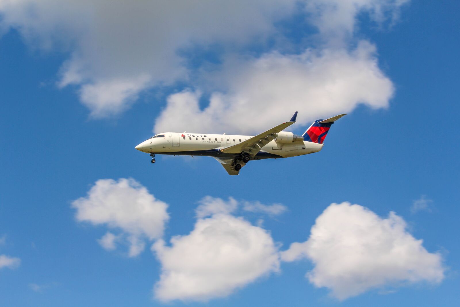 Canon EOS 700D (EOS Rebel T5i / EOS Kiss X7i) sample photo. Flight, sky, airplane photography