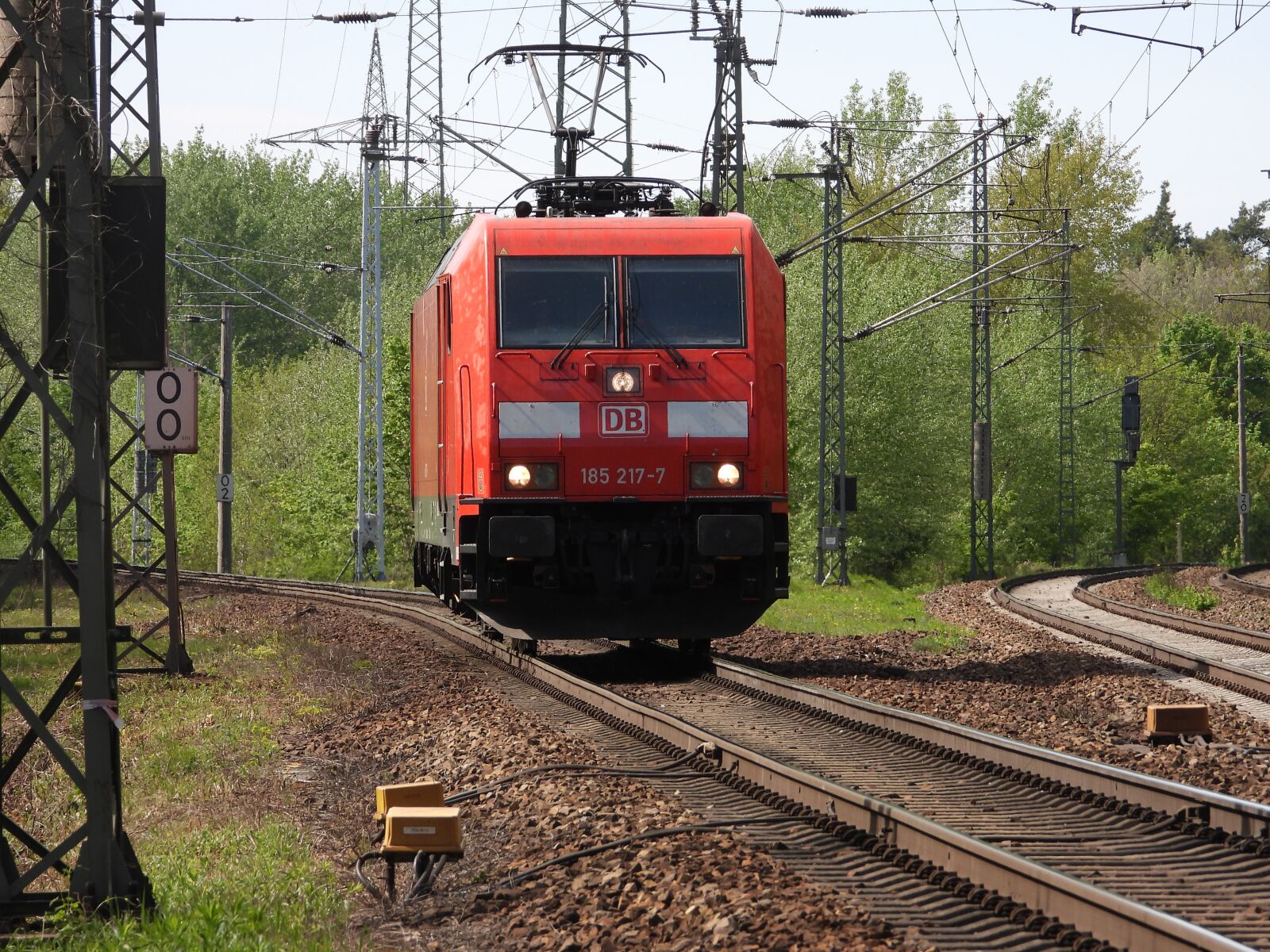 Nikon Coolpix P1000 sample photo. Locomotive, electric locomotive, track photography