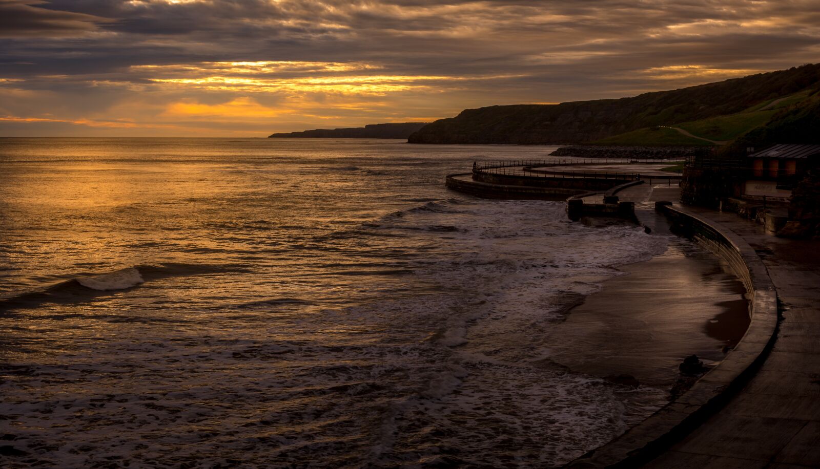 Nikon D7100 sample photo. Scarborough, sunrise, seascape photography