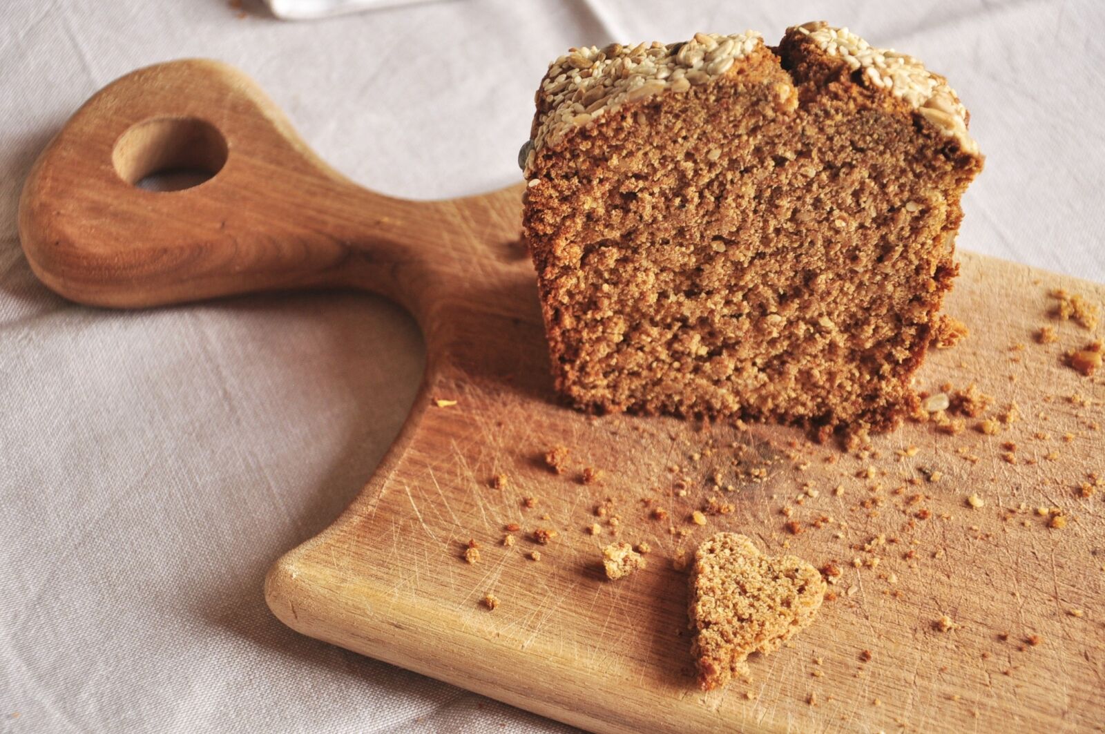 Nikon D90 sample photo. Bread, wholewheat, food photography