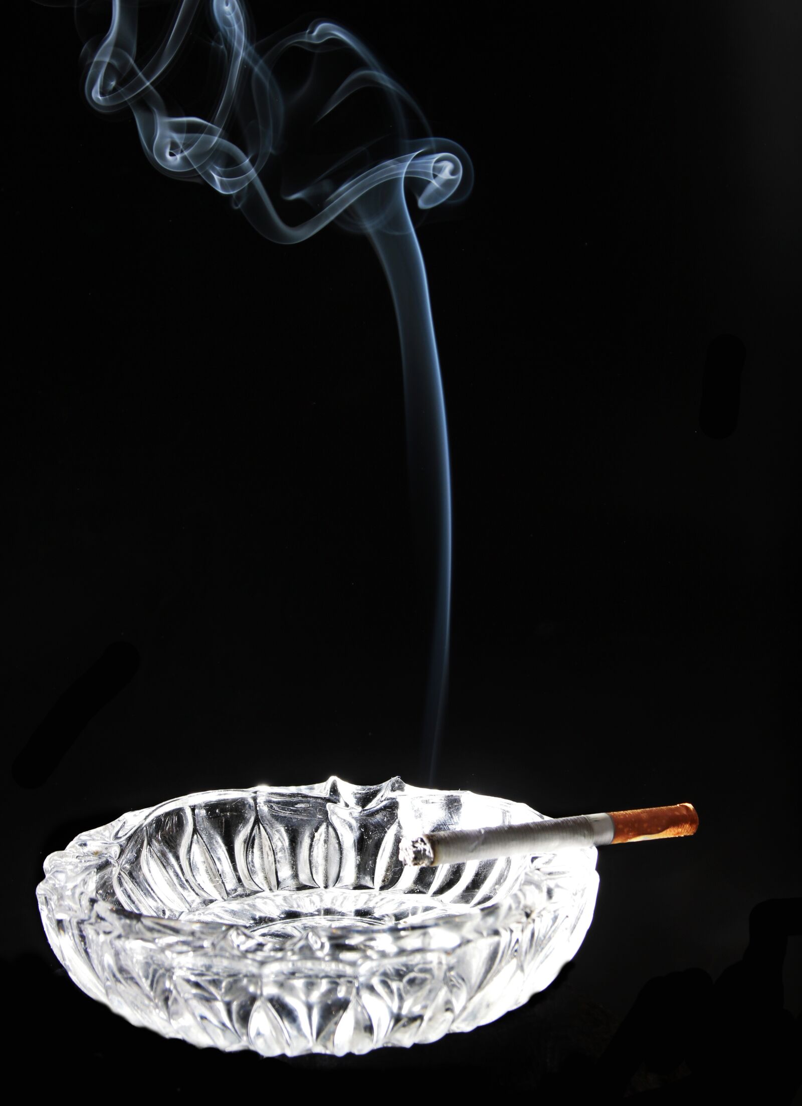 Canon EOS 7D sample photo. Ashtray, smoking, smoke photography