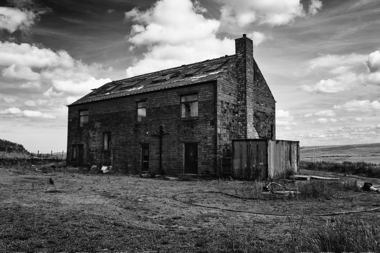 Canon EOS 500D (EOS Rebel T1i / EOS Kiss X3) sample photo. Abandoned, house, old photography