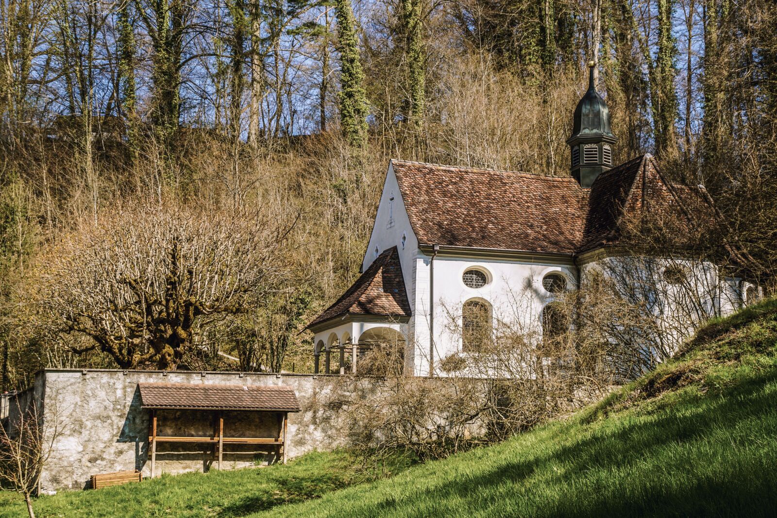 Sony DT 18-135mm F3.5-5.6 SAM sample photo. Chapel, pilgrimage chapel, house photography
