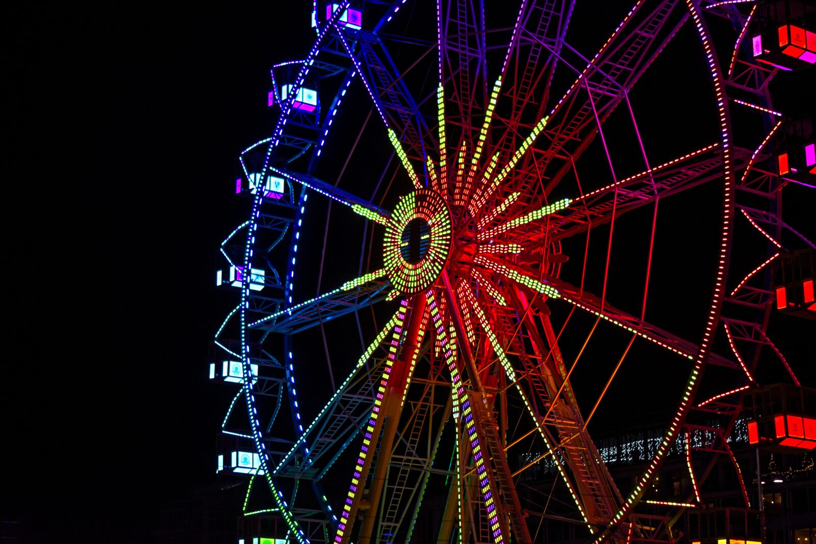 Nikon D7200 sample photo. Ferris wheel, color, folk photography
