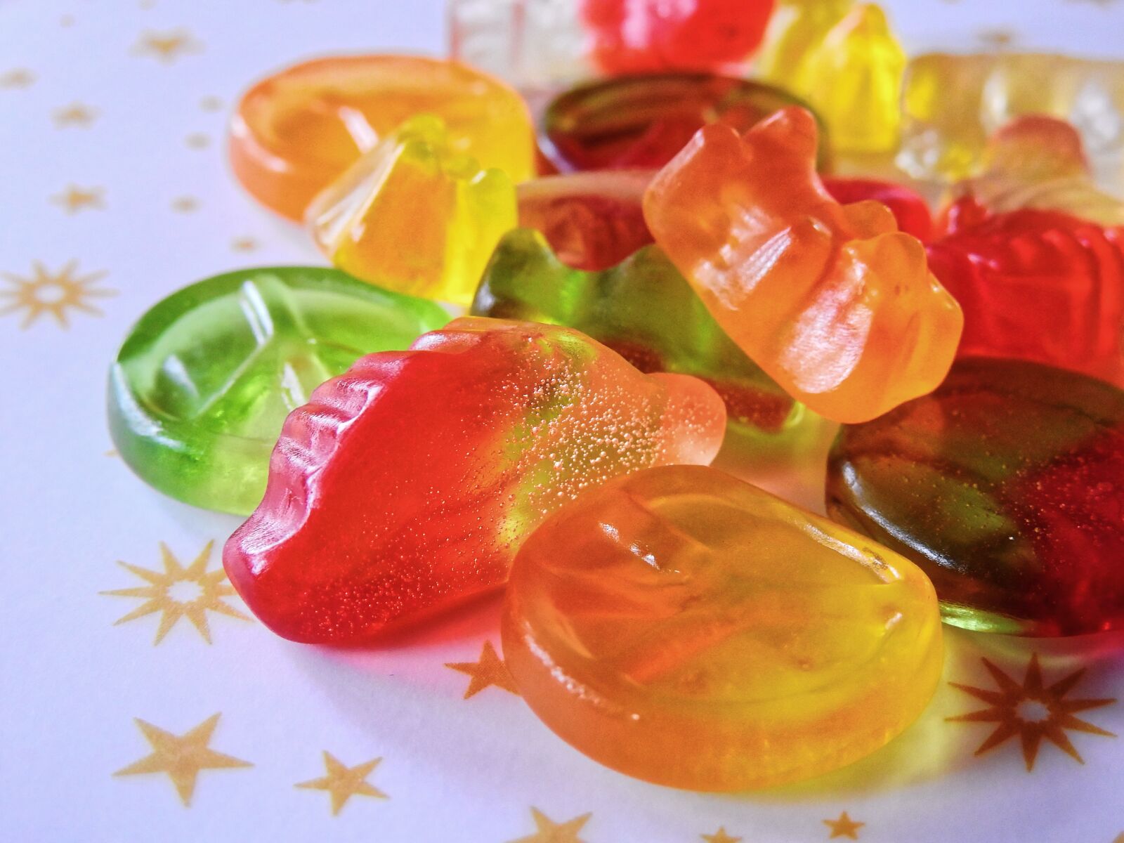 Nikon Coolpix P900 sample photo. Gummibärchen, candy, nibble photography