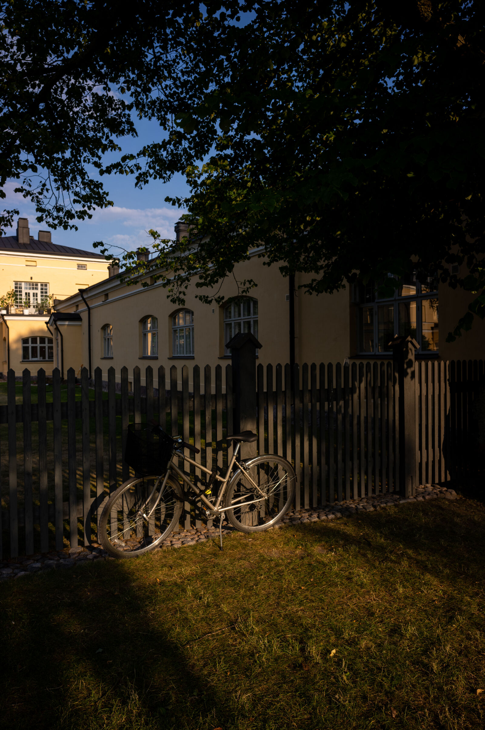 Sigma 24mm F3.5 DG DN sample photo. Sunset bicycle photography