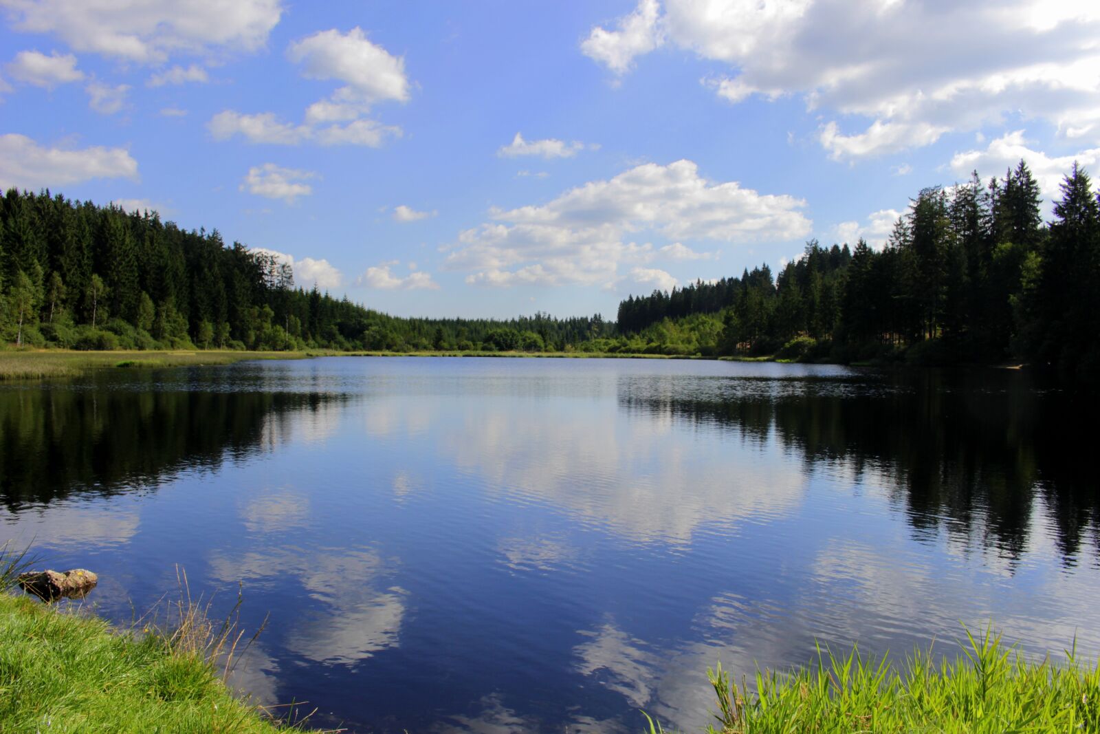 Canon EOS 100D (EOS Rebel SL1 / EOS Kiss X7) sample photo. Water, clouds, sky photography