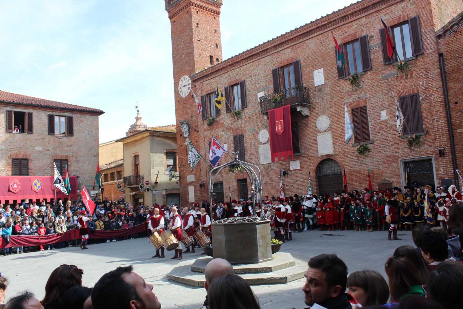 Canon EOS 1200D (EOS Rebel T5 / EOS Kiss X70 / EOS Hi) sample photo. Torrita di siena, palio photography