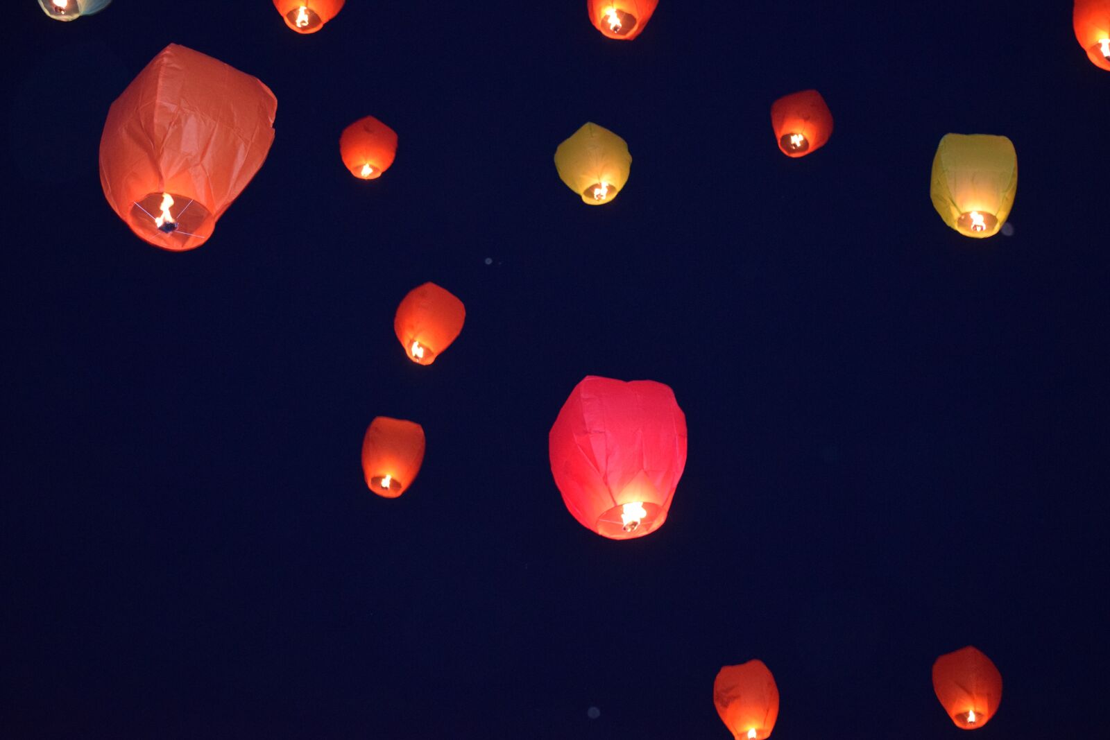 Nikon D3300 sample photo. Hot-air ballooning, bright balloon photography