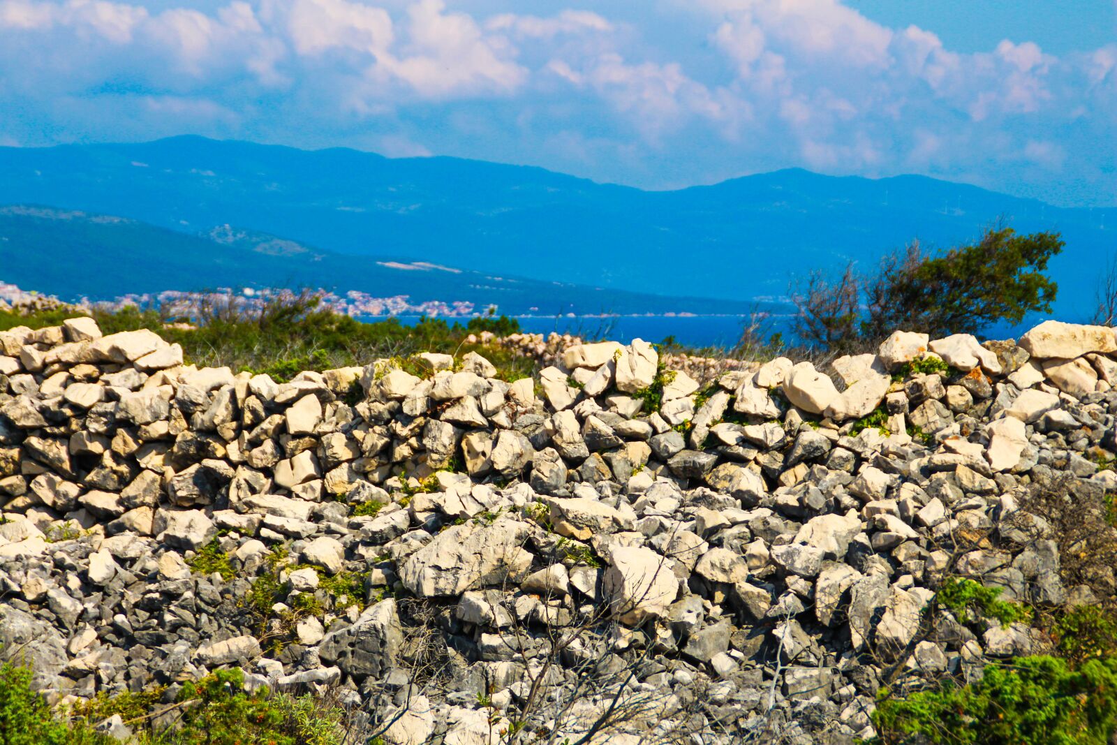 Canon EOS 700D (EOS Rebel T5i / EOS Kiss X7i) sample photo. Stone, wall, structure photography