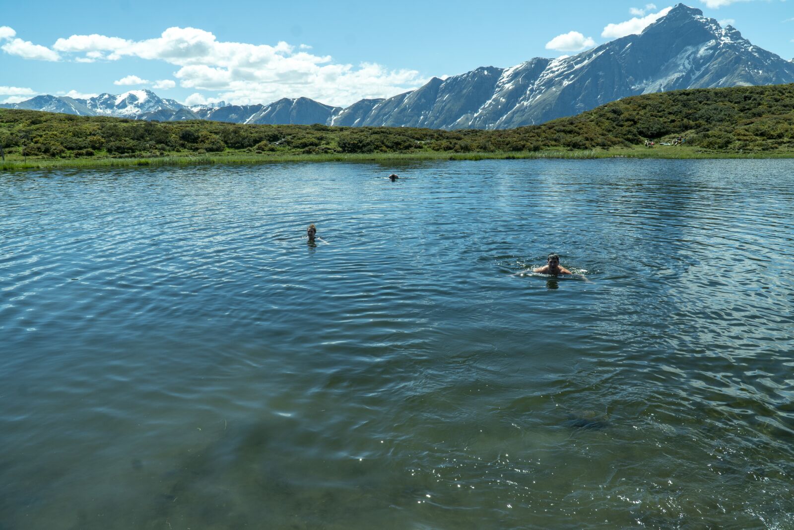Sony a6300 + Sony E PZ 18-105mm F4 G OSS sample photo. Swim, bergsee, alpine photography