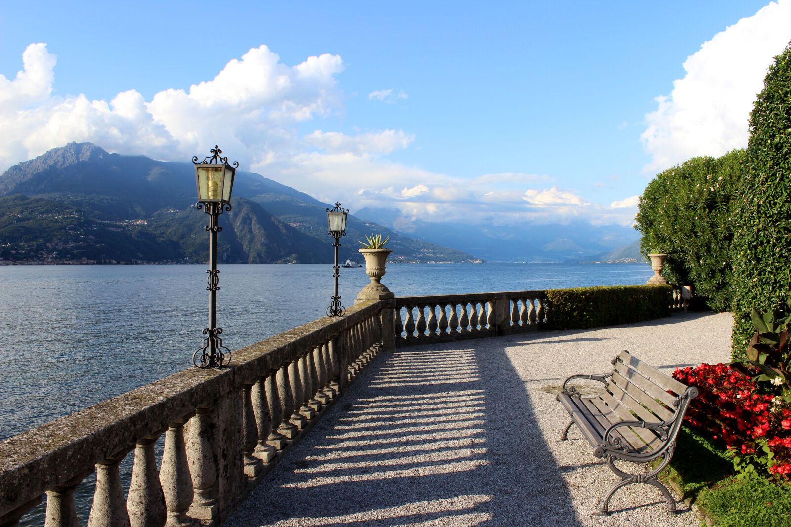 Canon EOS 600D (Rebel EOS T3i / EOS Kiss X5) sample photo. Beautiful, beauty, bellagio, bench photography