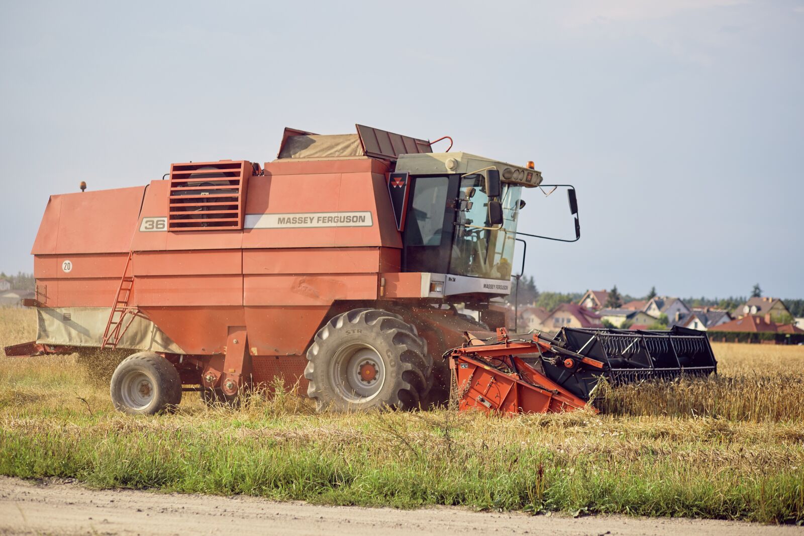 Canon EF 85mm F1.8 USM sample photo. Harvest, combine, corn photography