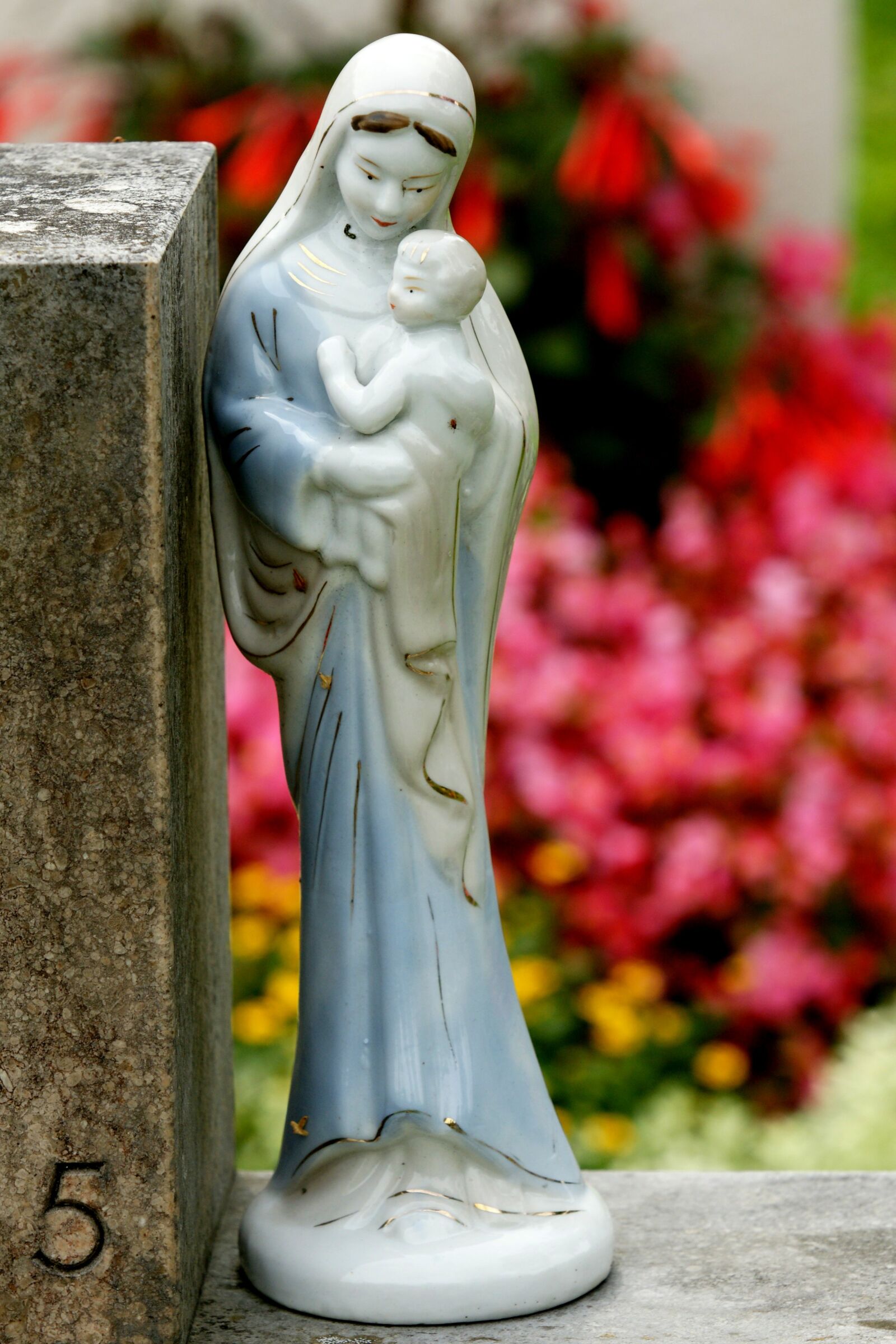 Sony Alpha DSLR-A700 sample photo. Mother with child, maria photography