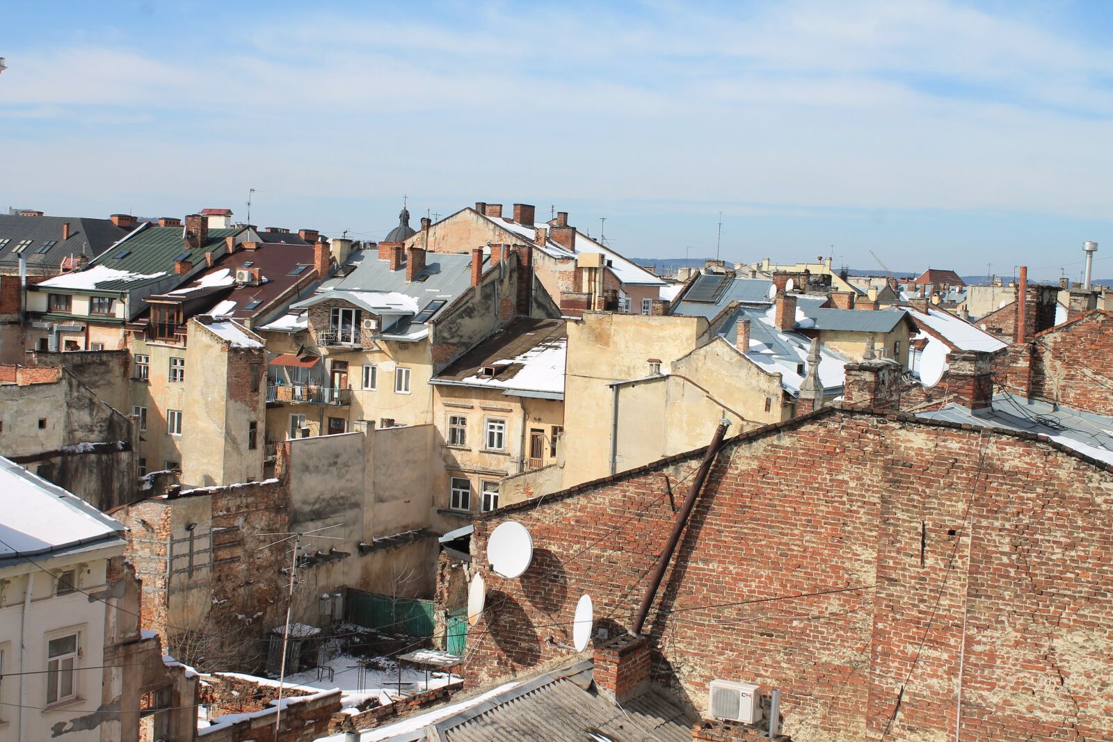 Canon EOS 1100D (EOS Rebel T3 / EOS Kiss X50) sample photo. Architecture, old town, house photography