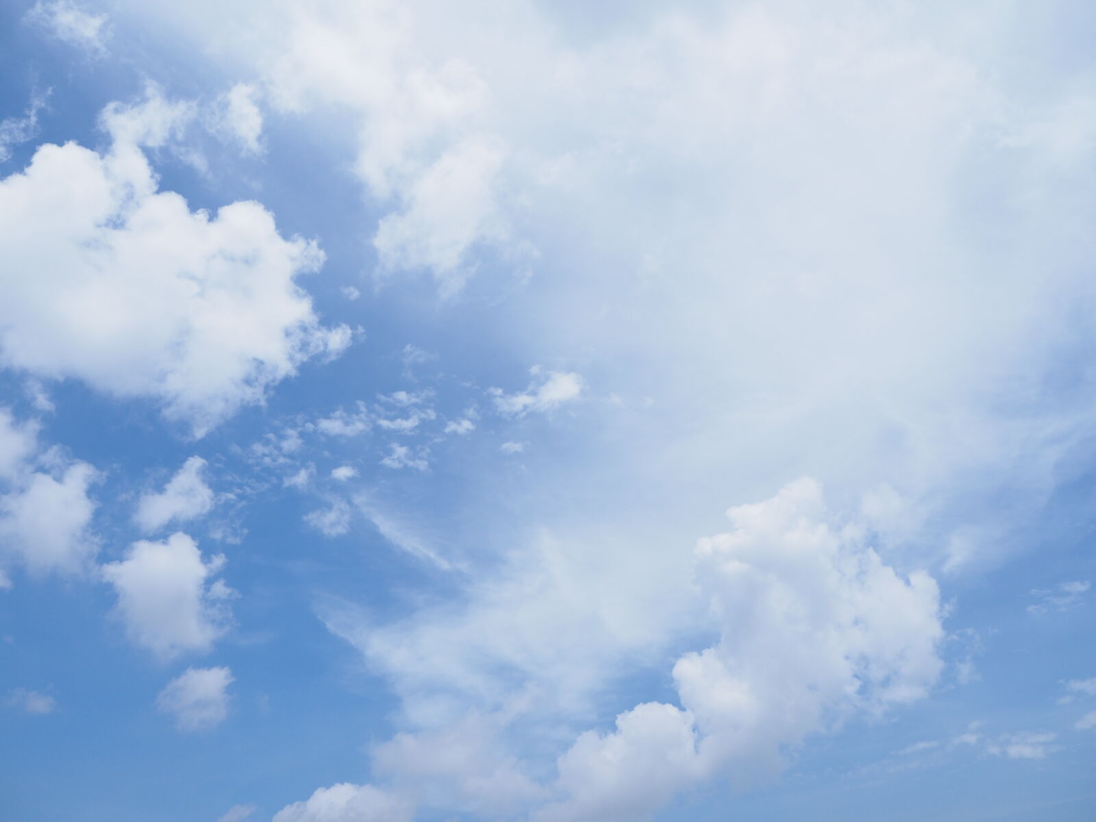 Olympus OM-D E-M10 II sample photo. Blue, blue, sky, clouds photography