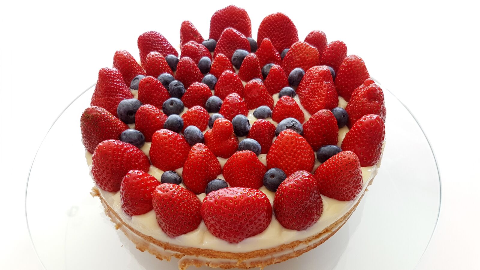 Samsung Galaxy S7 Edge sample photo. Cake, strawberry, strawberry cake photography