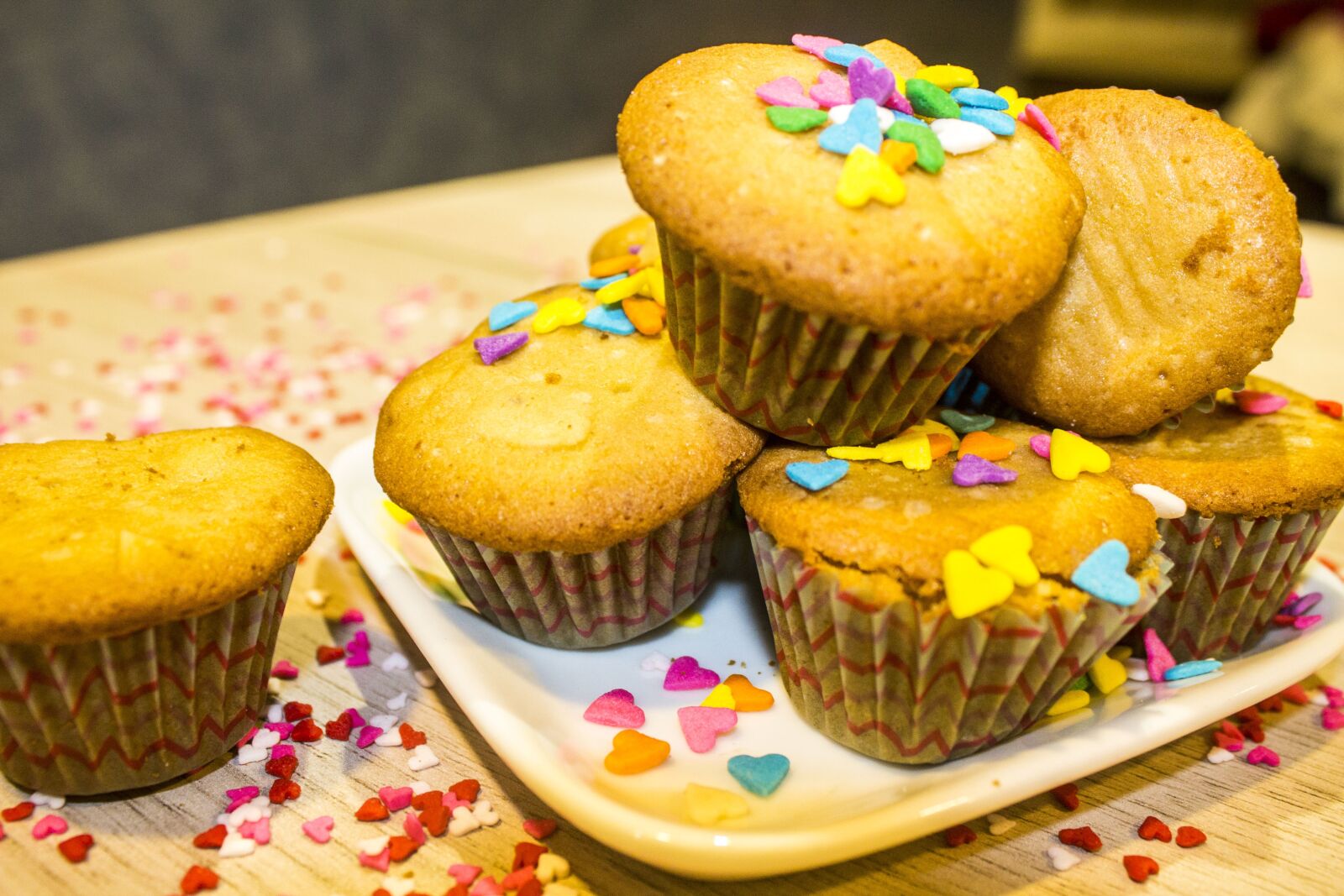 Canon EOS 1100D (EOS Rebel T3 / EOS Kiss X50) sample photo. Cup cakes, cake, food photography