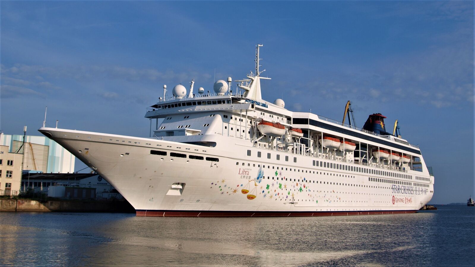 Olympus E-420 (EVOLT E-420) sample photo. Cruise ship, ship, cruise photography