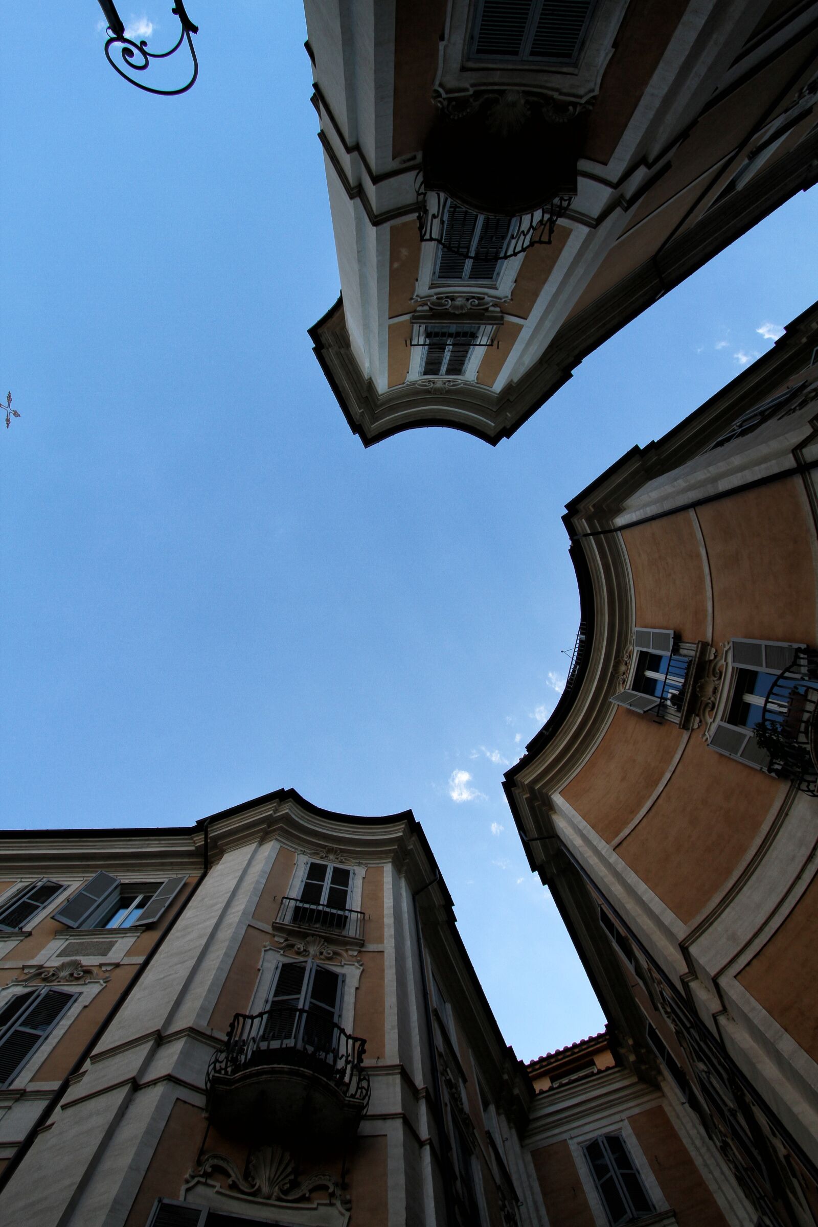 Canon EOS 7D sample photo. Roma, house, sky photography