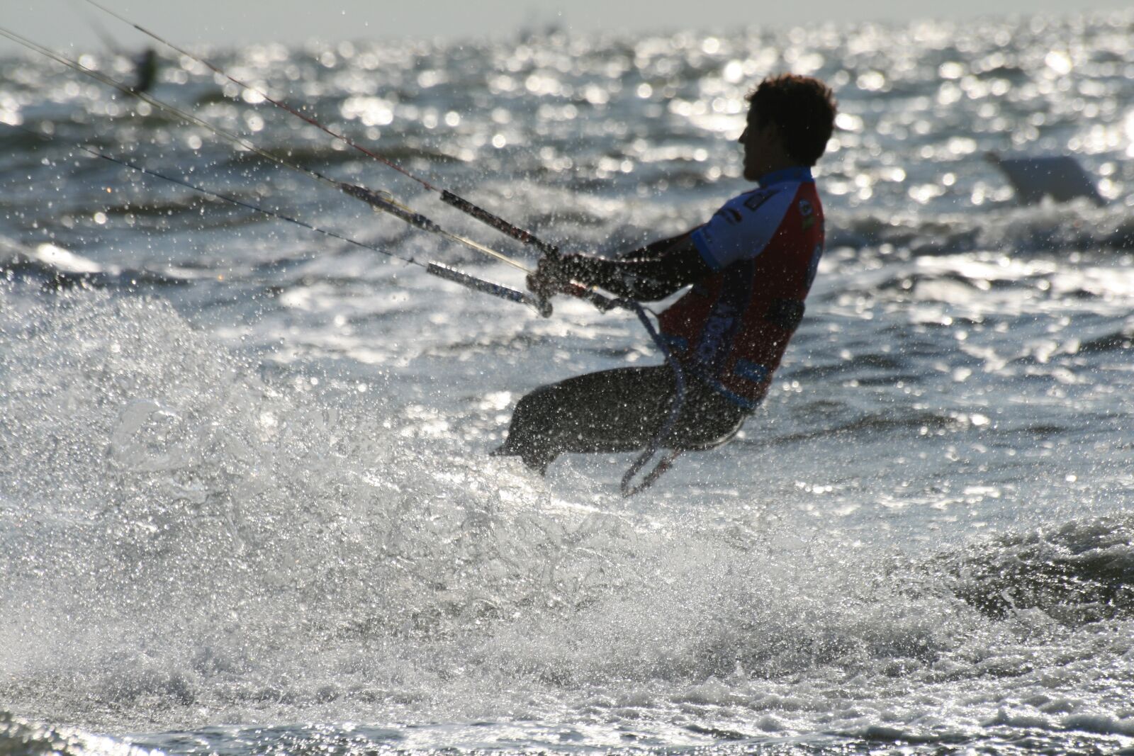Canon EOS 400D (EOS Digital Rebel XTi / EOS Kiss Digital X) sample photo. Kite surfing, water sports photography