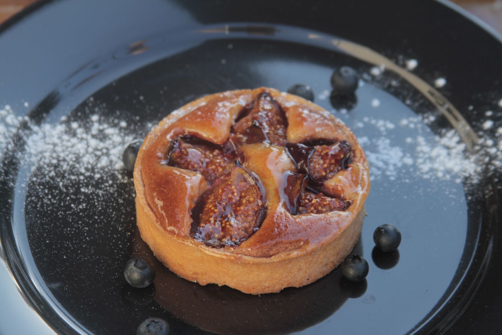 Canon EOS 7D sample photo. Pie, fig, almond cream photography