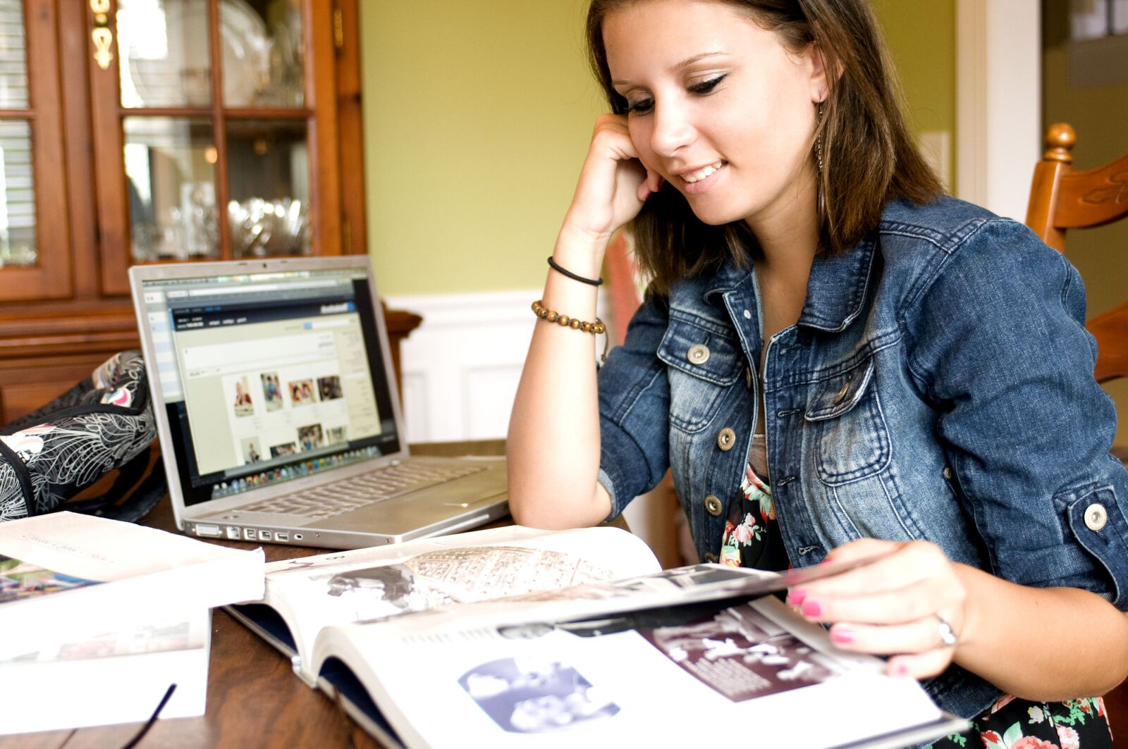 Nikon D300 sample photo. Girl, reading, book photography