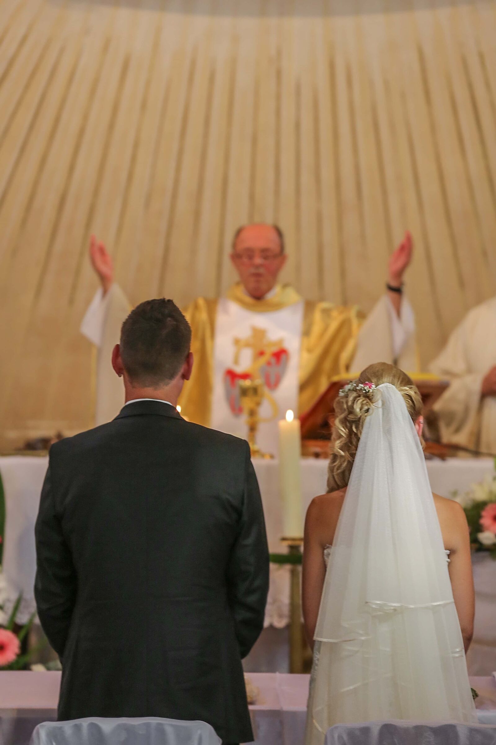 Canon EOS 5D Mark III sample photo. Priest, catholic, wedding, religion photography