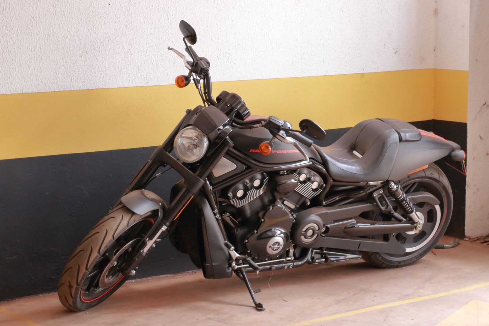 Canon EOS 80D sample photo. Wheel, vehicle, motorcycle photography