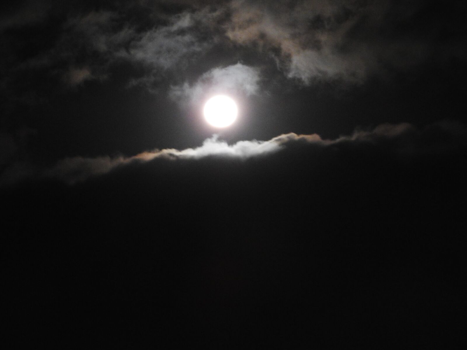 Nikon Coolpix P610 sample photo. Moon, clouds, sky photography