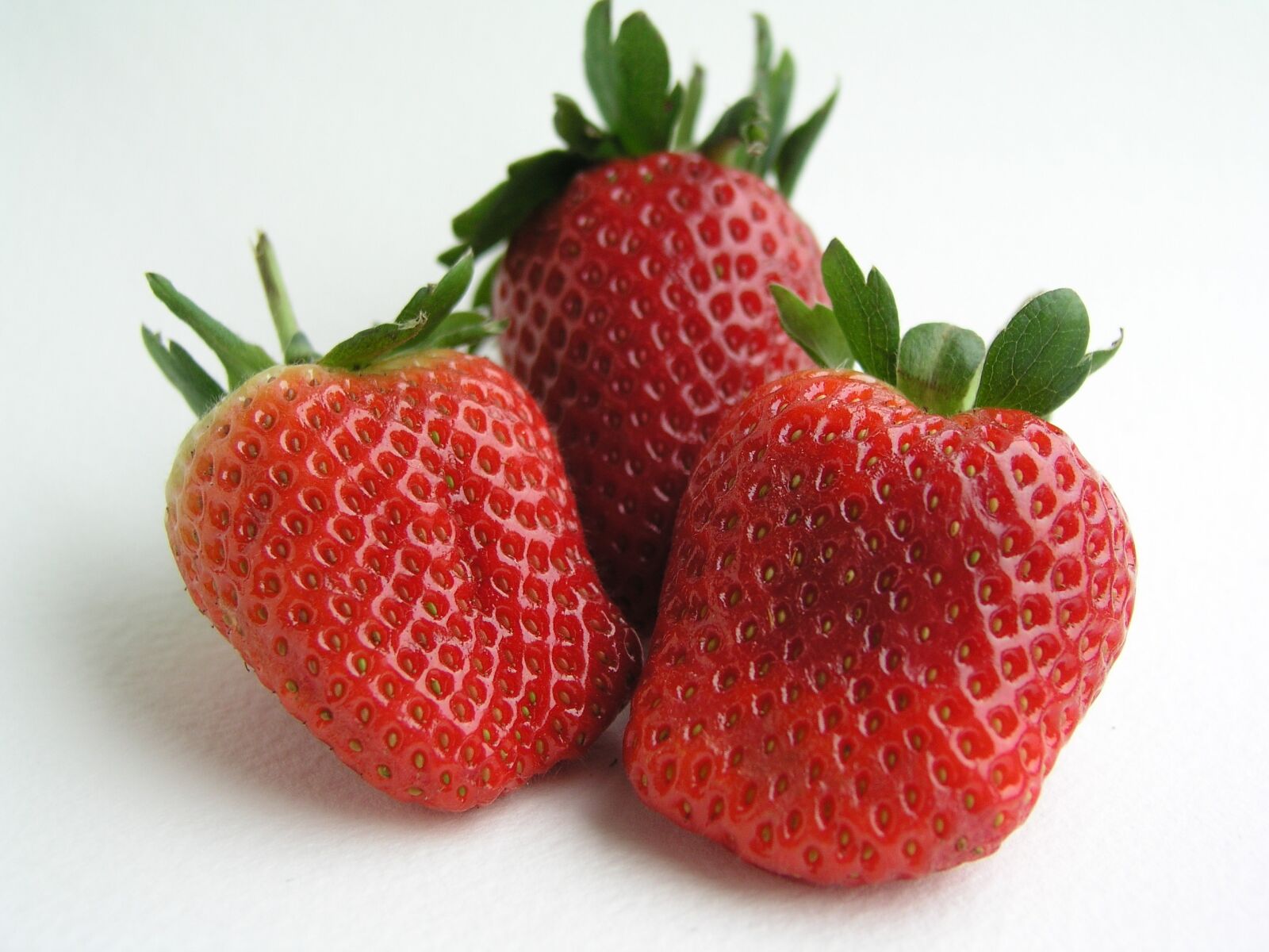Olympus C5050Z sample photo. Fruit, strawberries, food photography