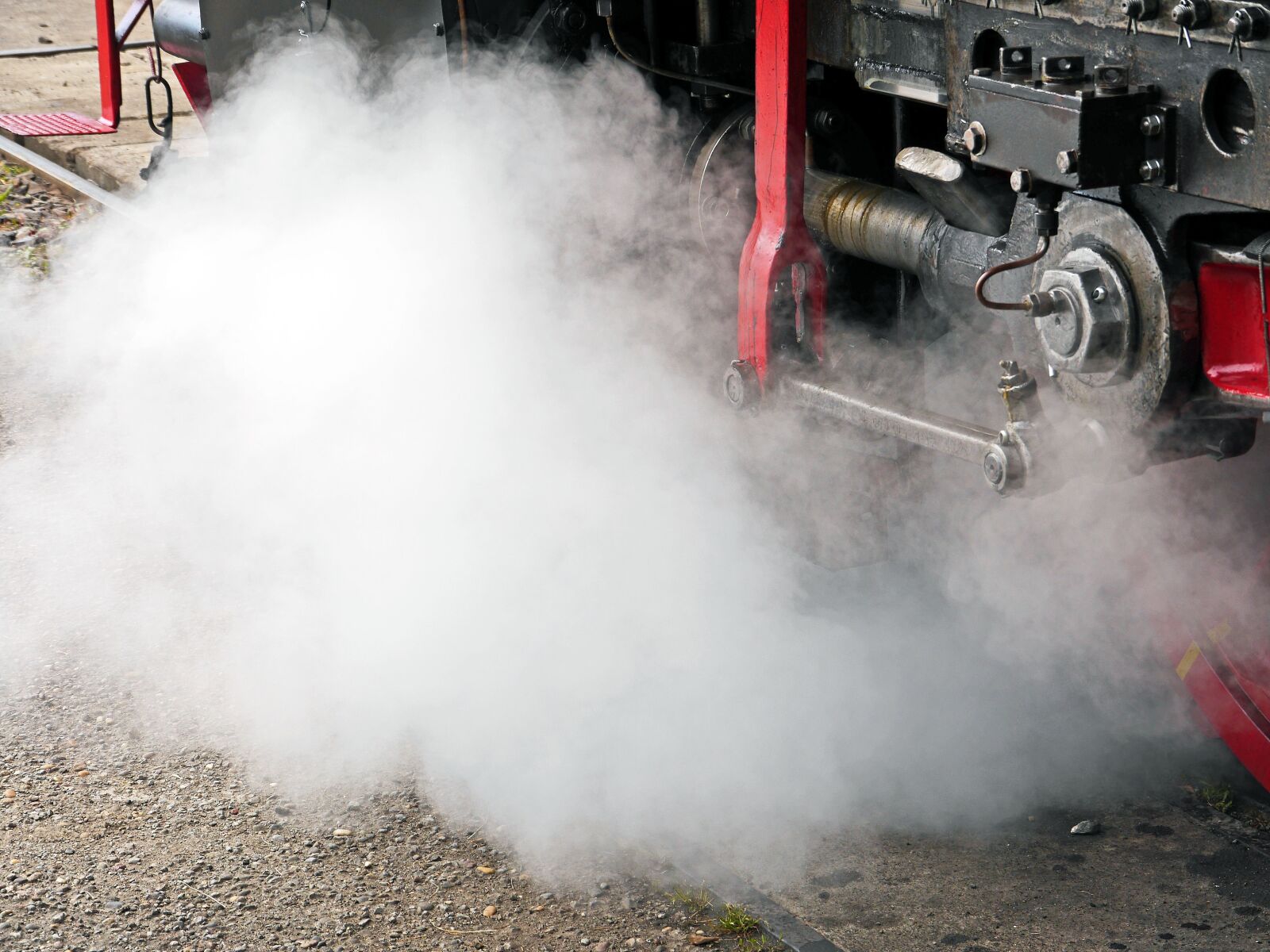Panasonic Lumix DMC-GH3 sample photo. Steam locomotive, steam, piston photography