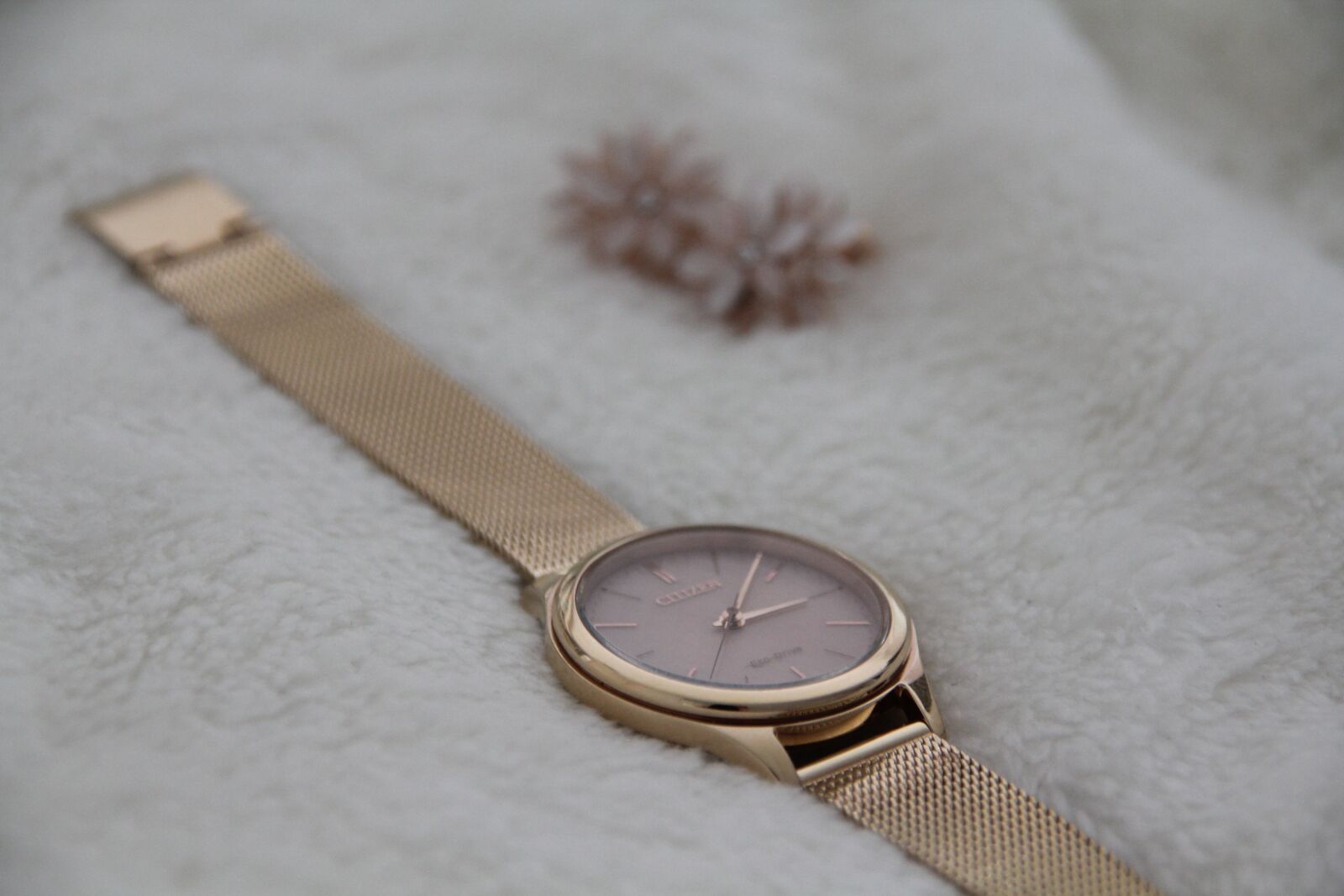 Canon EOS 550D (EOS Rebel T2i / EOS Kiss X4) sample photo. Gold, clock, luxury photography