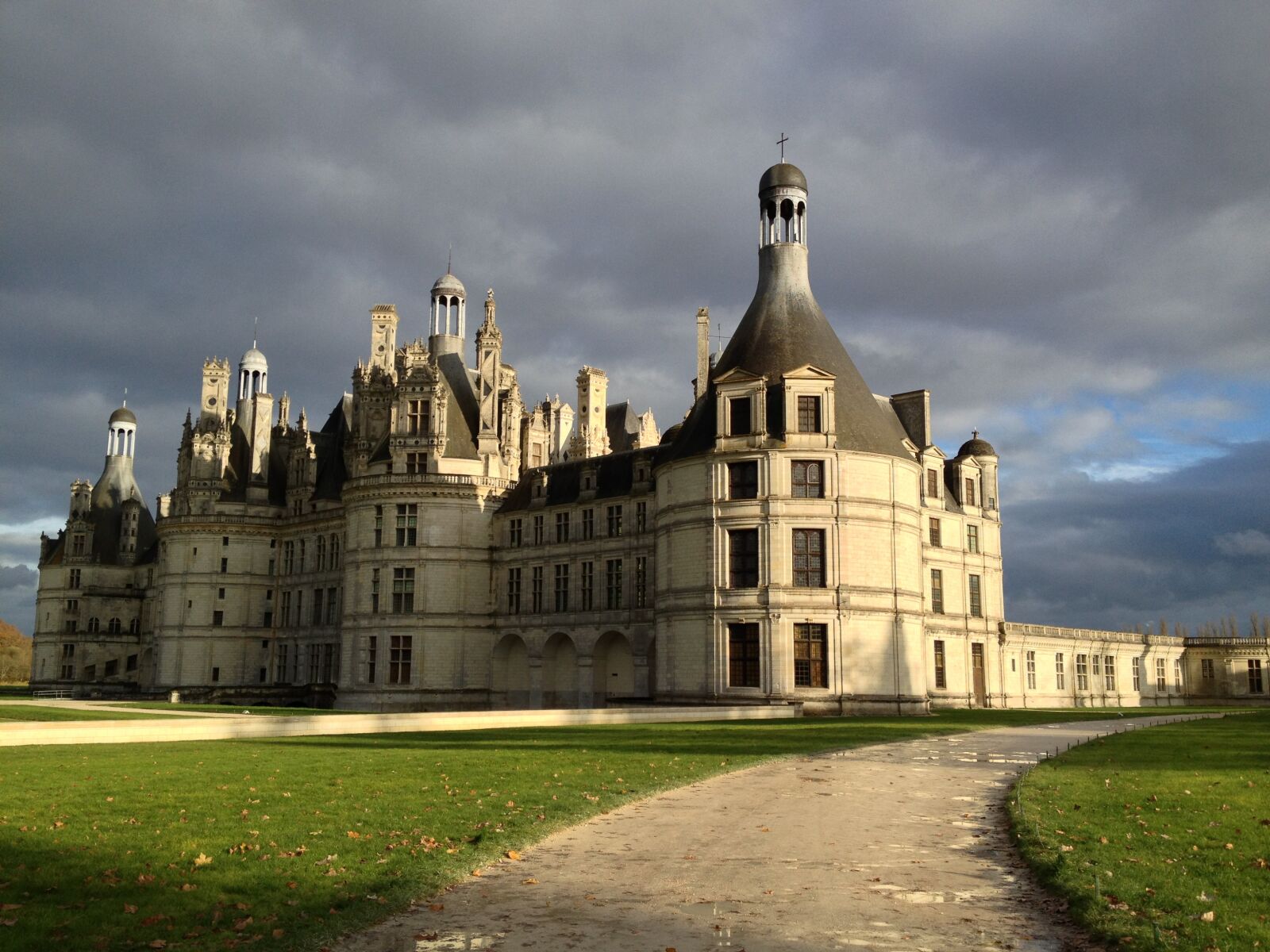 Apple iPhone 4S sample photo. France, castle, palace photography